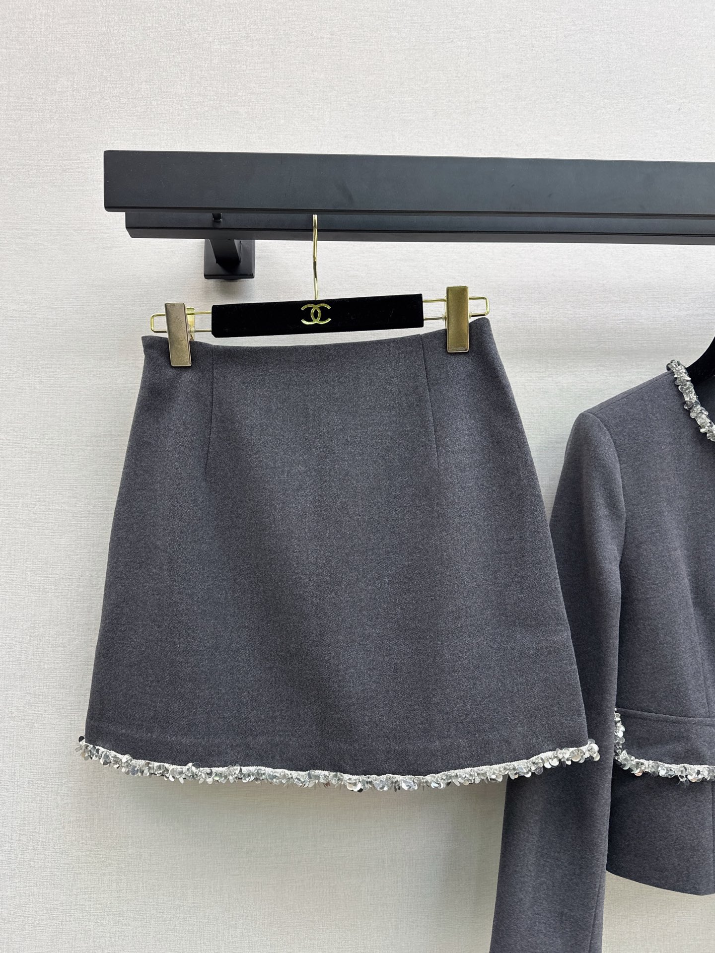 Chan 26fw deading cropped jacket mini skirt sets