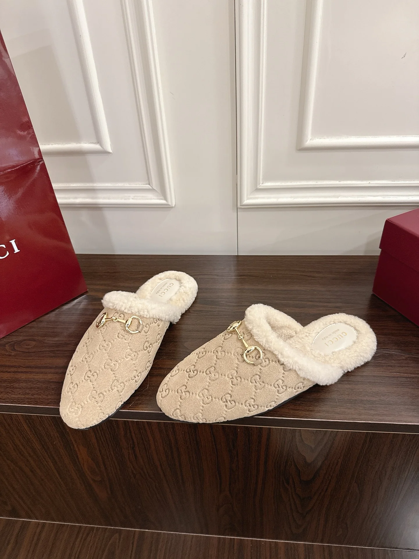 Guc 25fw mules shoes