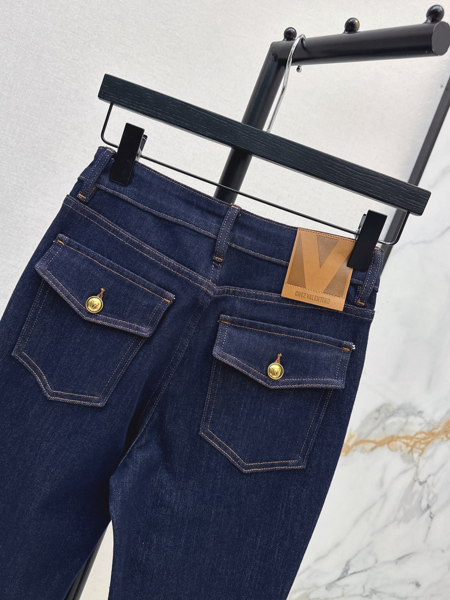 Valen 26fw slim-fit jeans