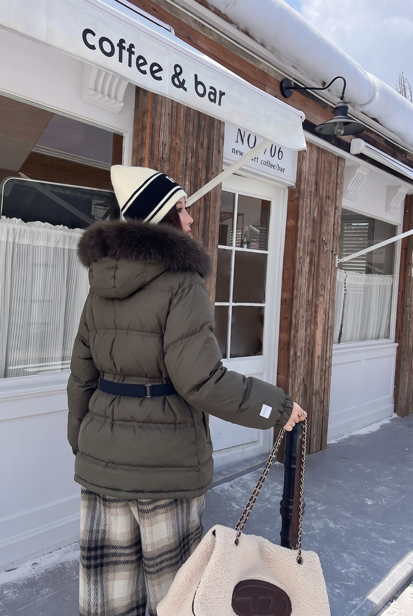 Max 26fw fur-trim hooded belted down jacket