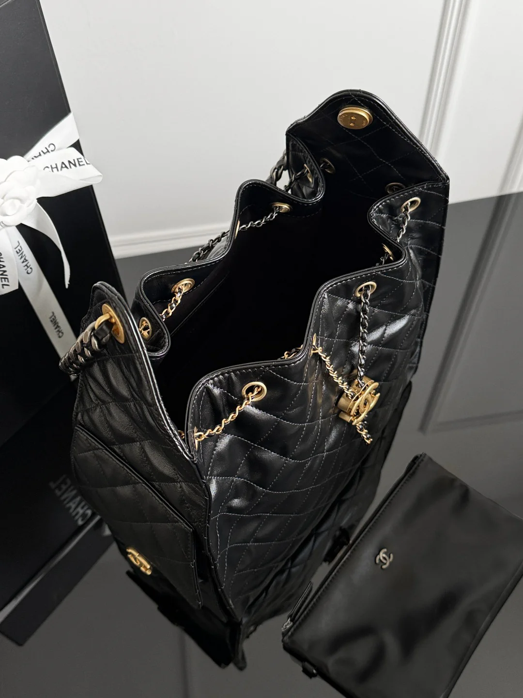 Chan 25A hobo bags