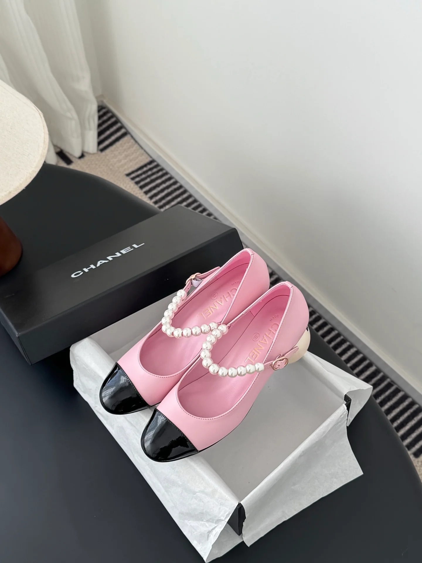 Chan 26ss pearl mary jane flats