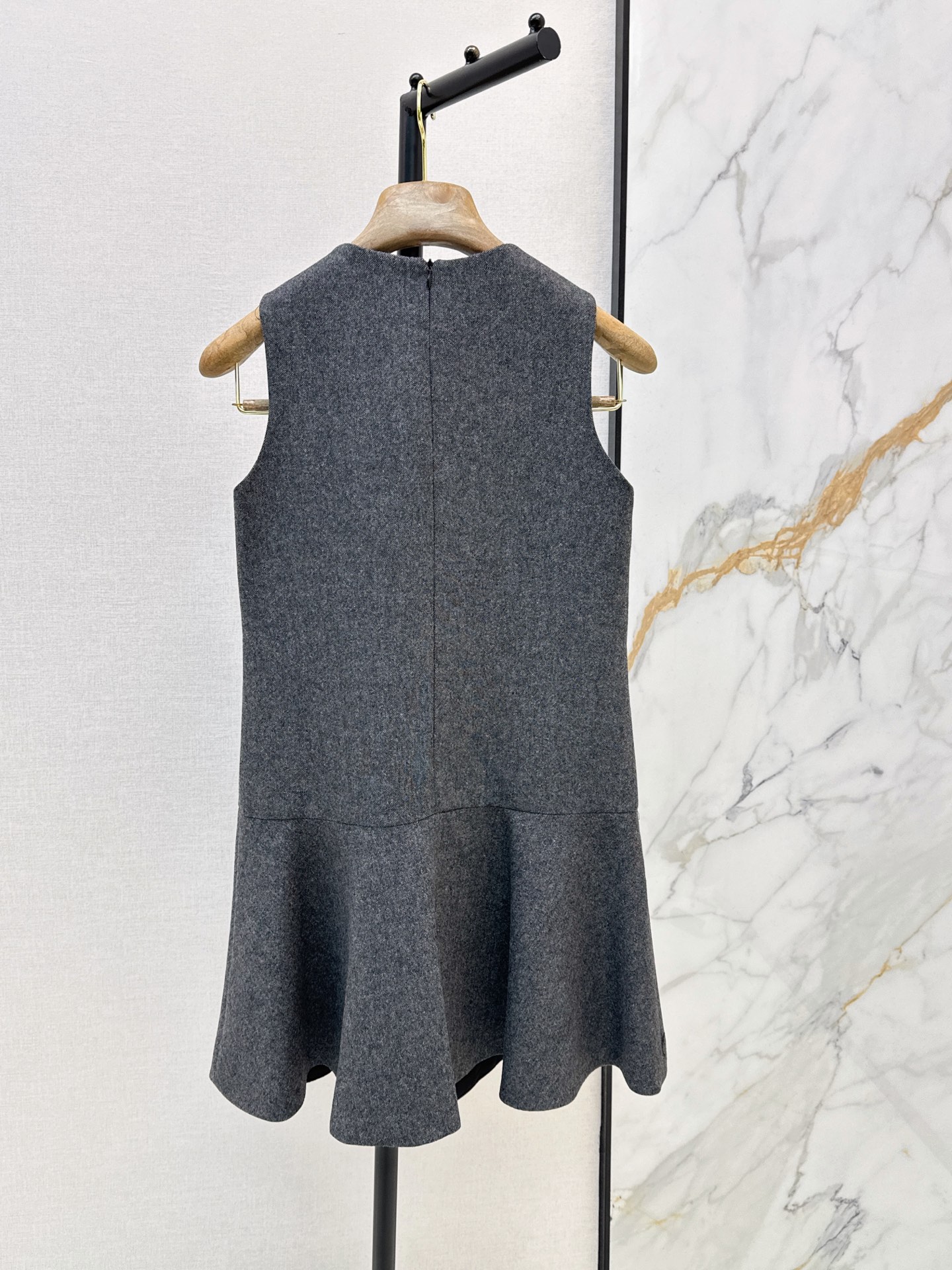 Brun 26fw sleeveless dress