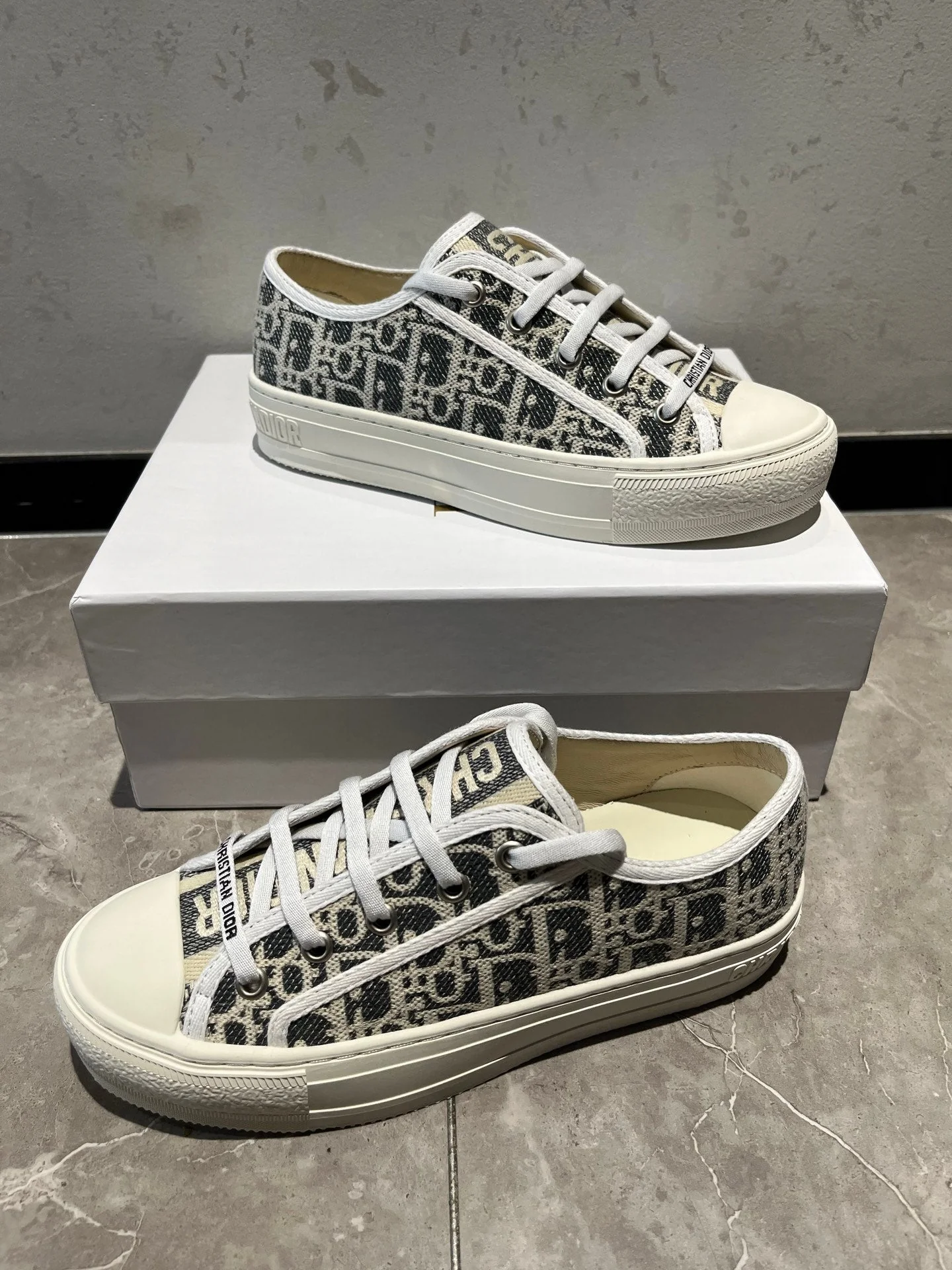 D walk‘n sneaker