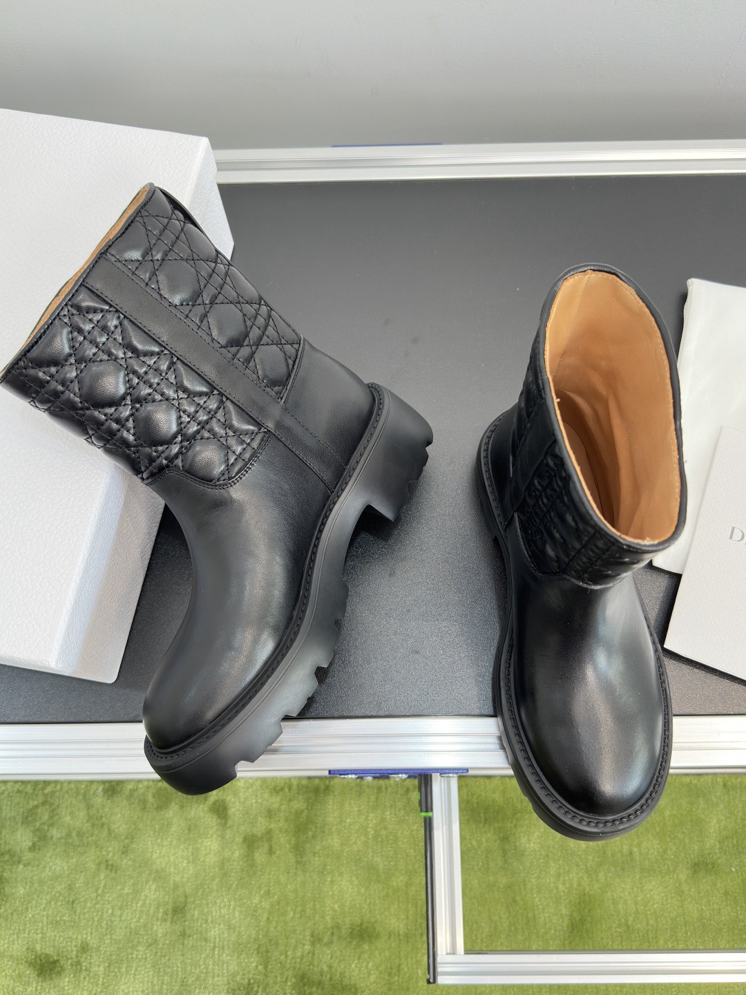 Dio 26fw leather boost