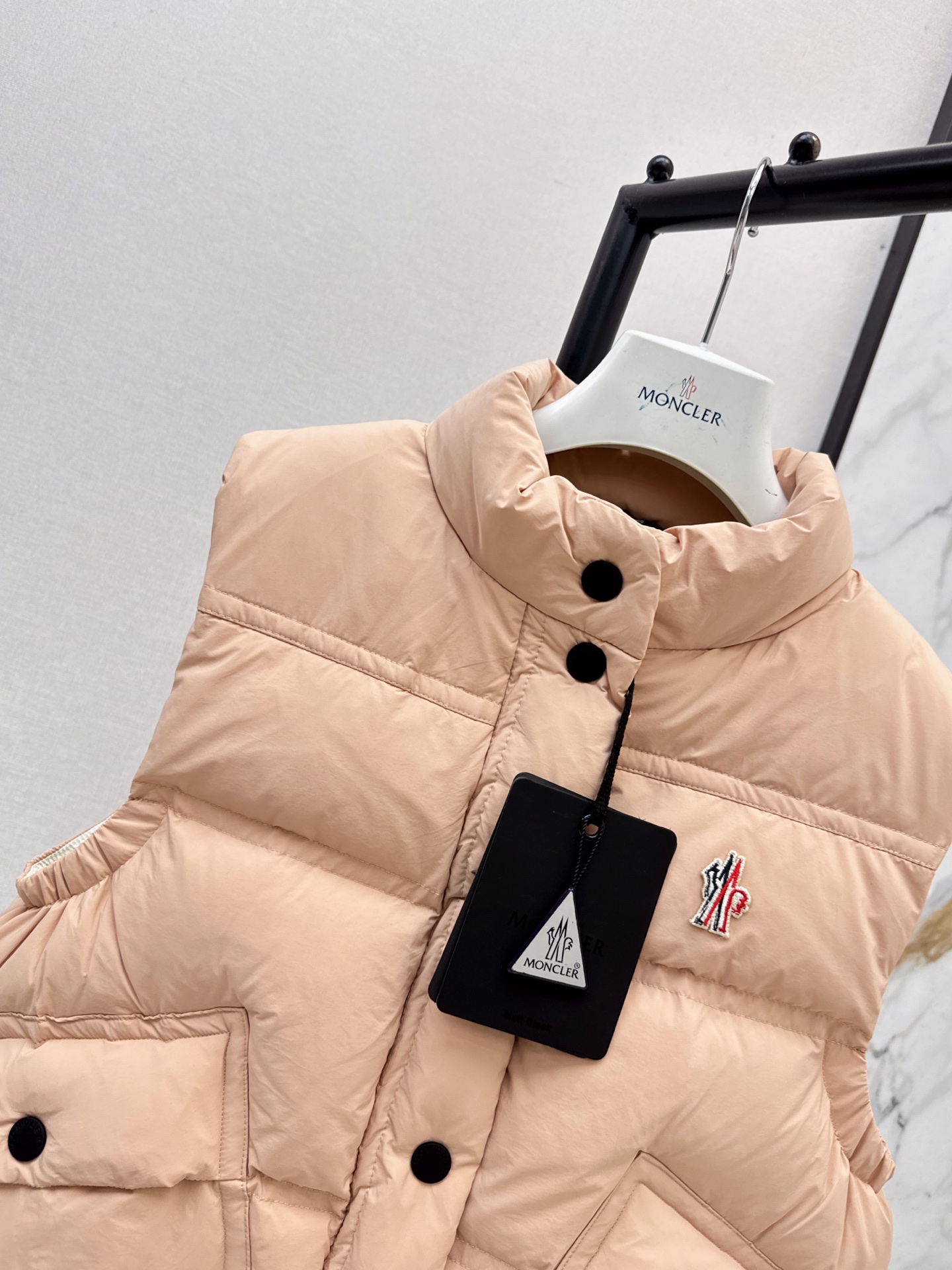 Monc 26fw down vest