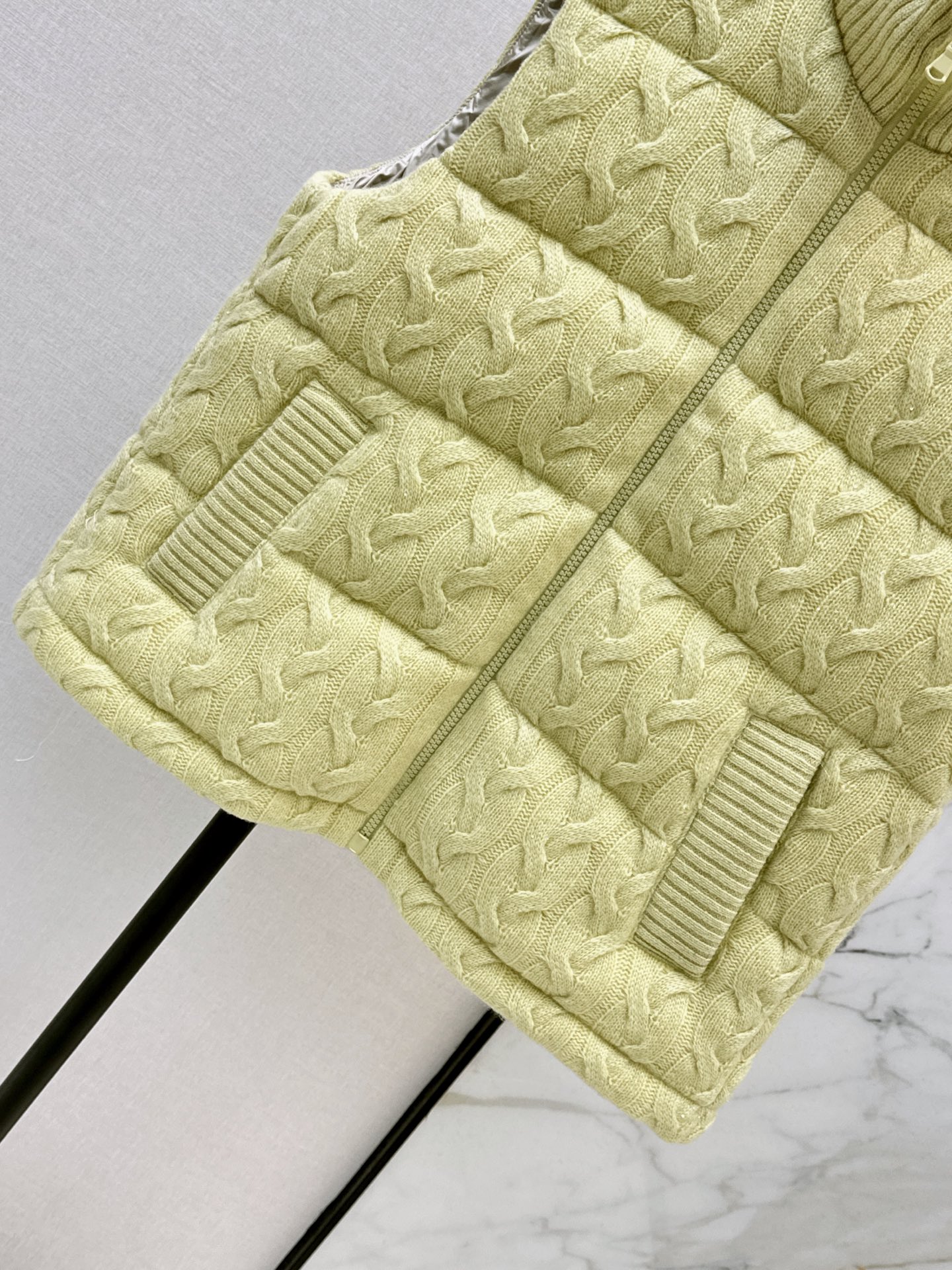 Brun 26fw knit contract down vest