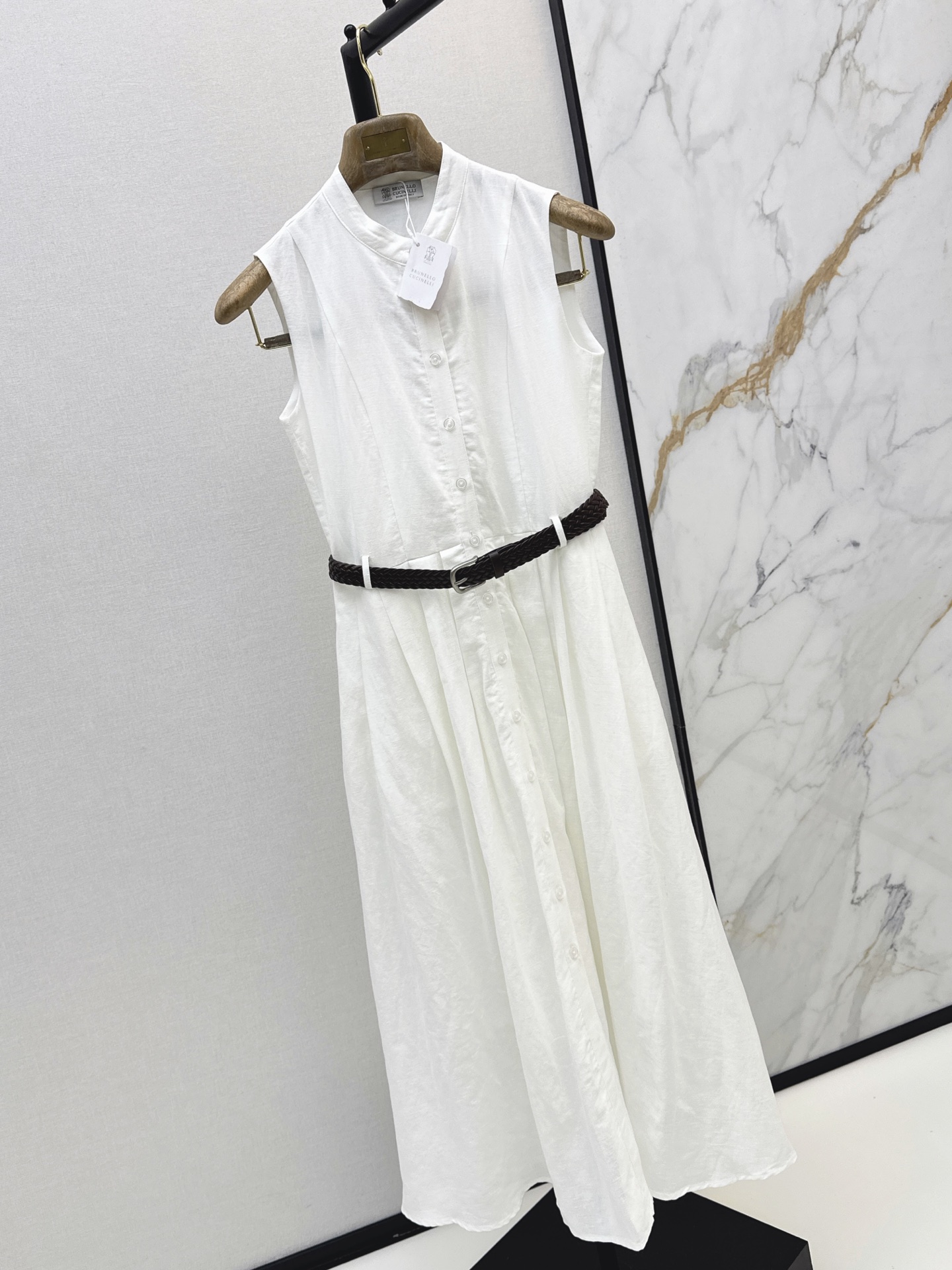 Brun 26ss sleeveless linen dress