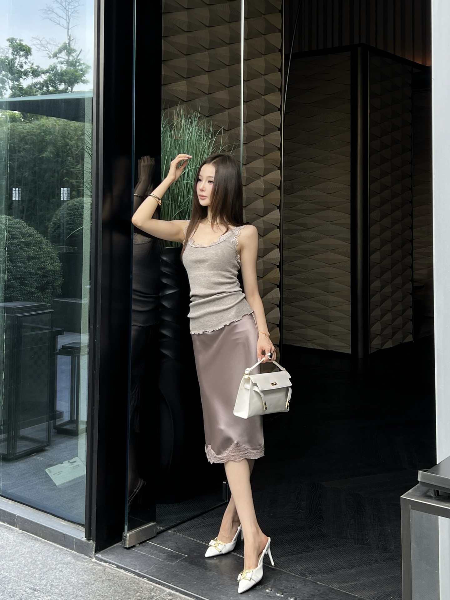 ES 26ss lace contract satin skirt