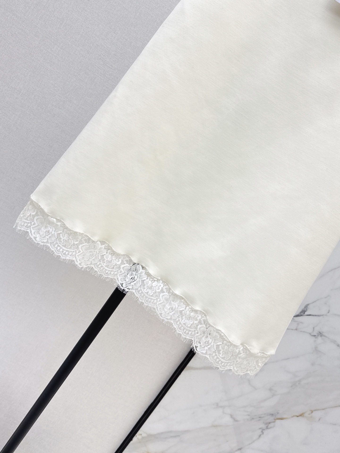 CD 26fw contract lace skirt