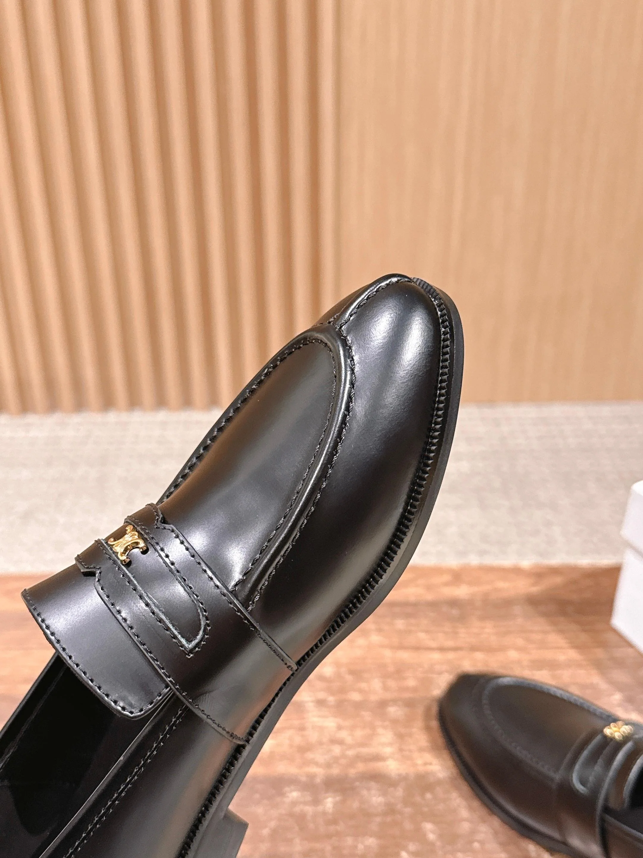 Celi 25fw loafer shoes