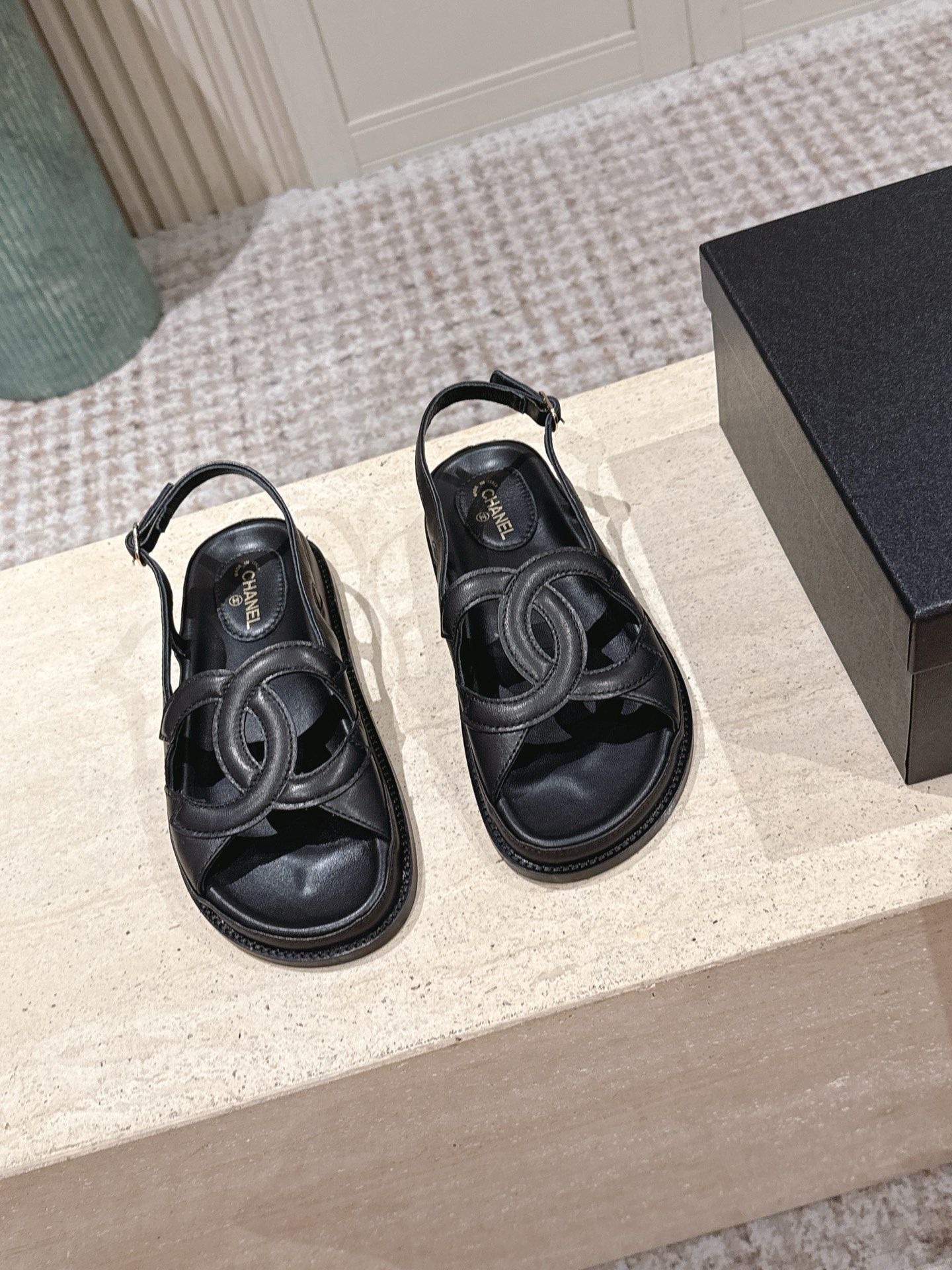 Chan 26fw sandals