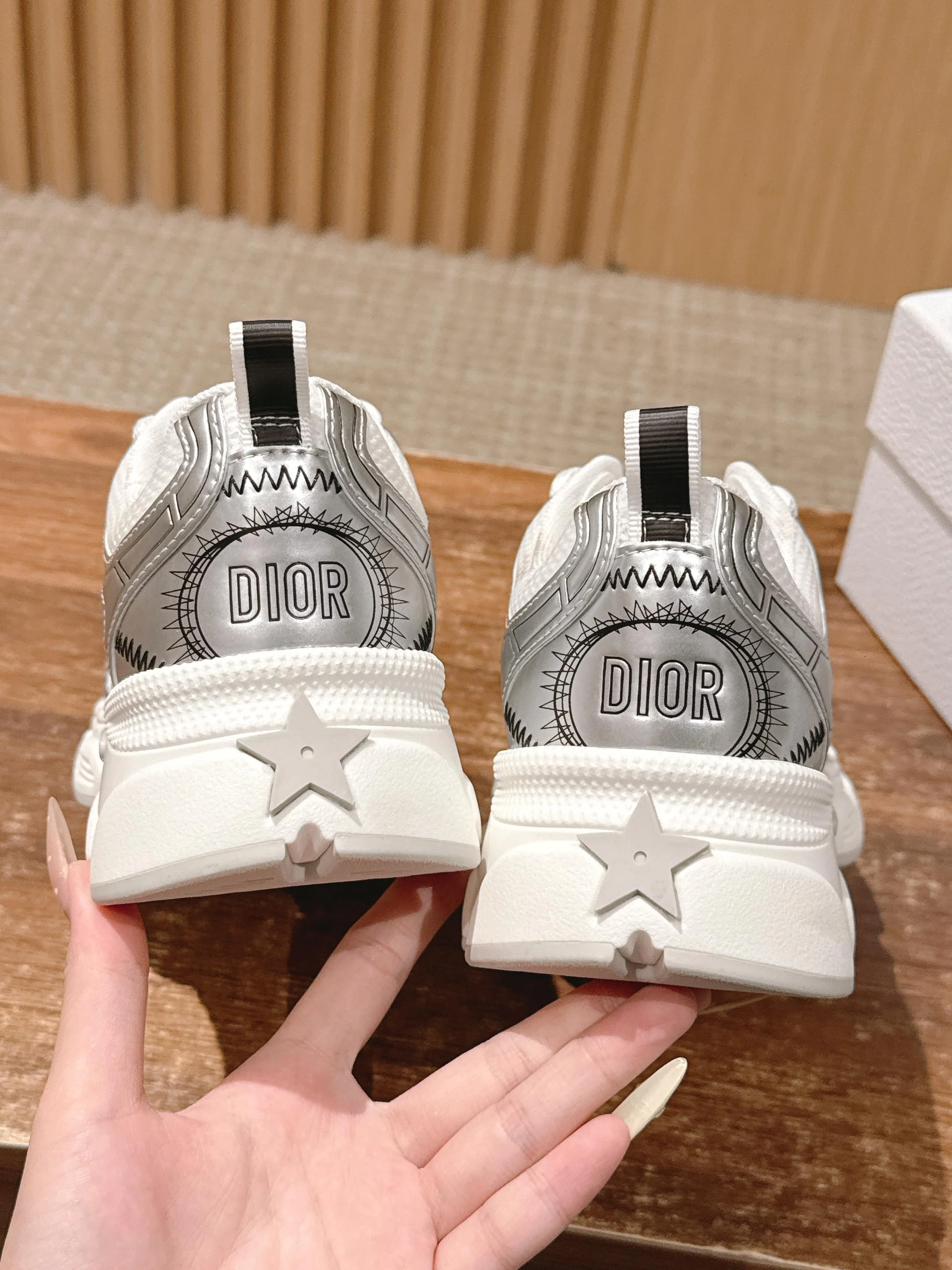 Dio 25fw clunky sneaker