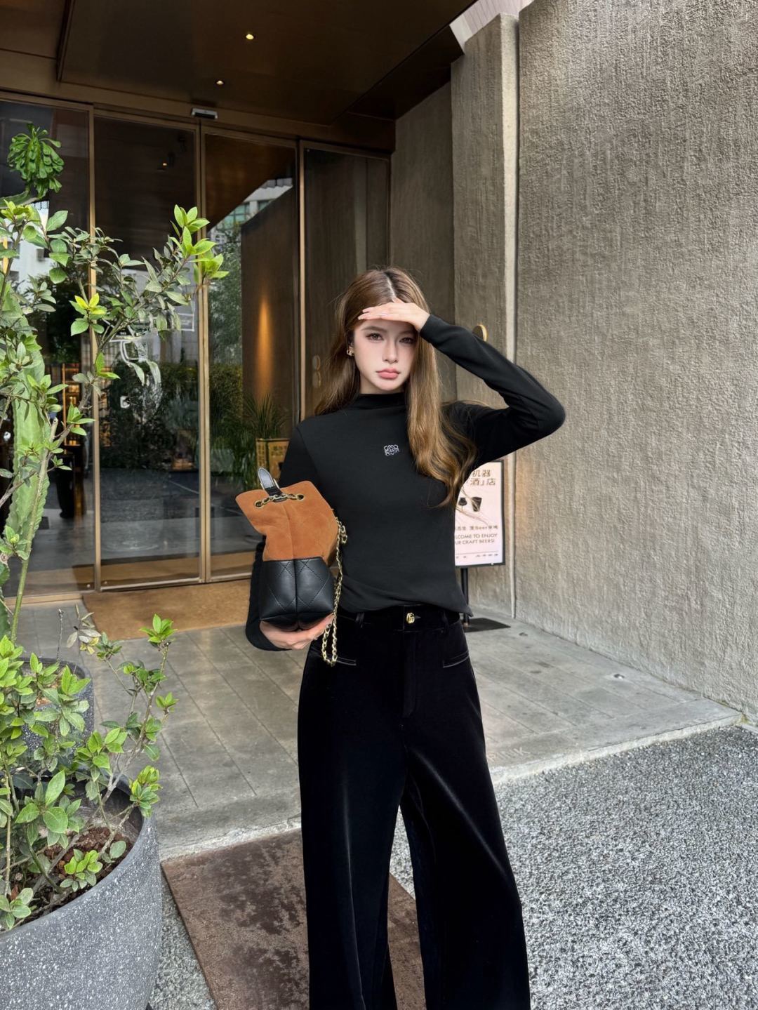 Loe 26fw high neck basic tee