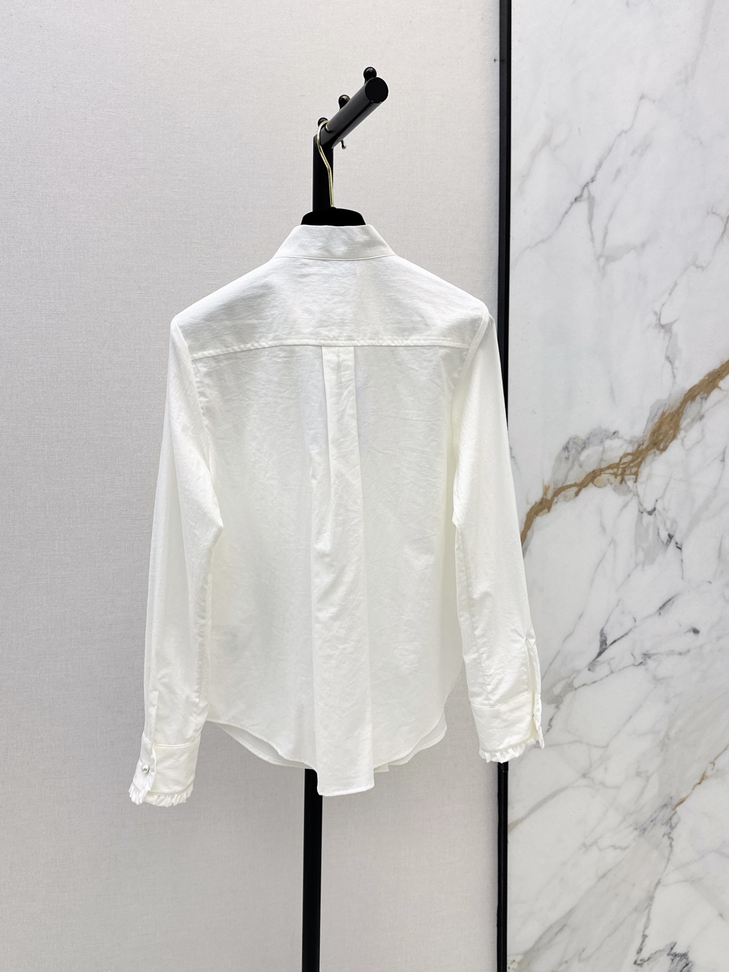 Chan 26fw ruffle ribbon shirt