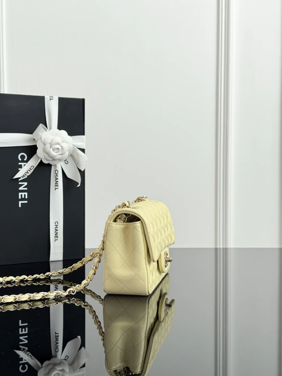 Chan cf20 chain shoulder bag