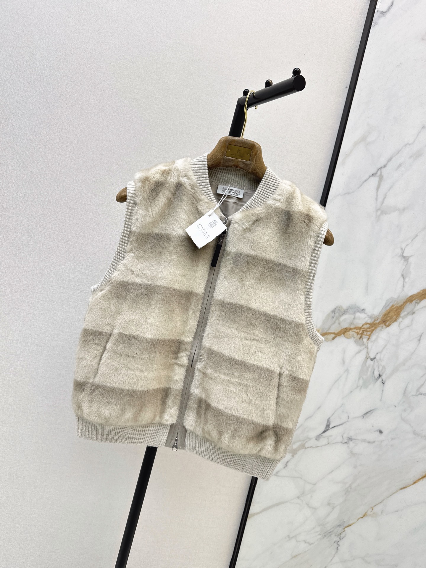 Brun 26fw down vest