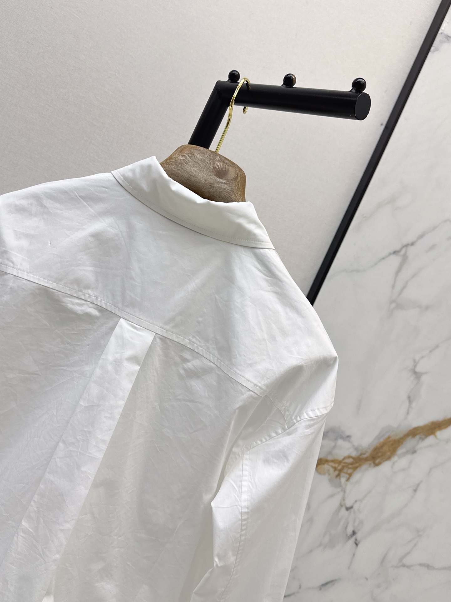 Brun 26fw cropped drawstring shirt