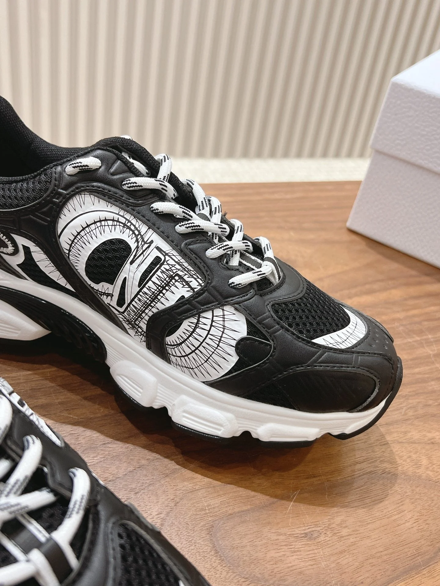 D chrono sneaker