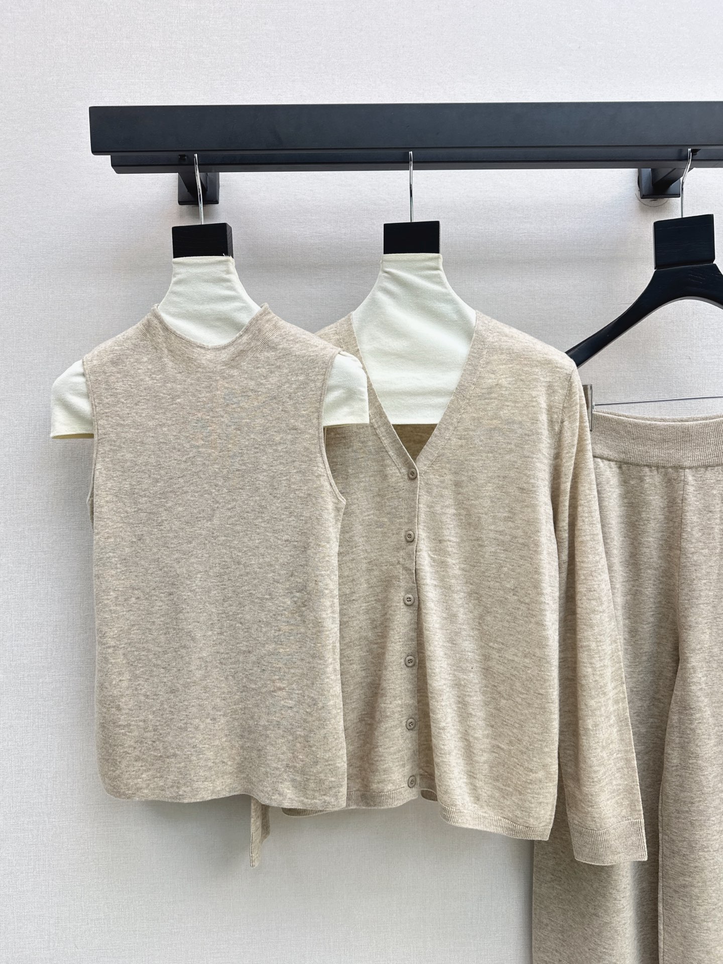 Her 26fw knit vest cardigan pants sets