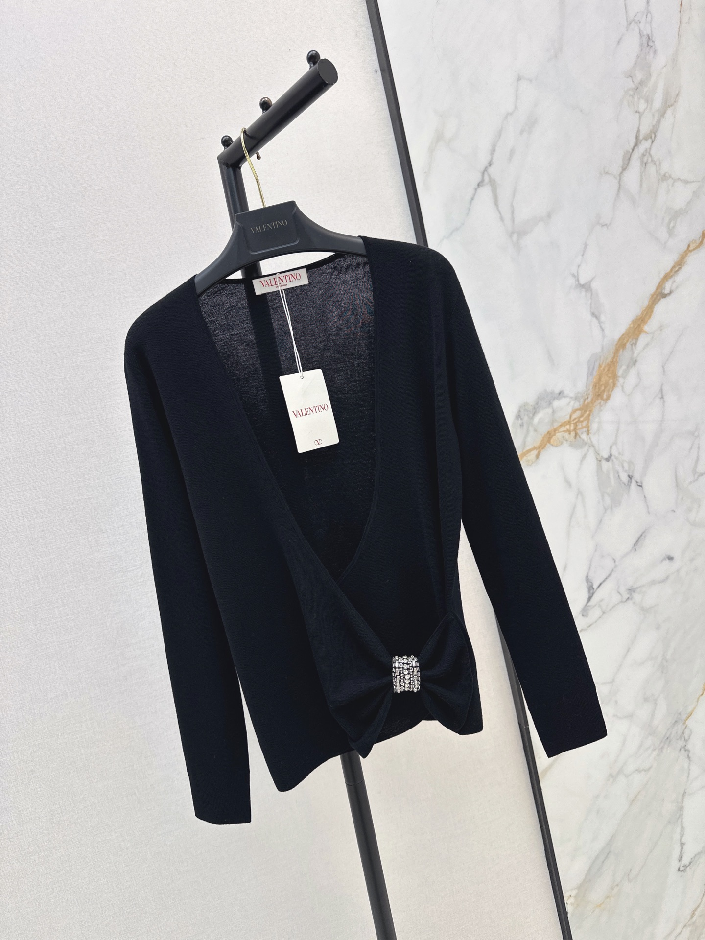 Valen 26fw rhinestone-buckle knit top