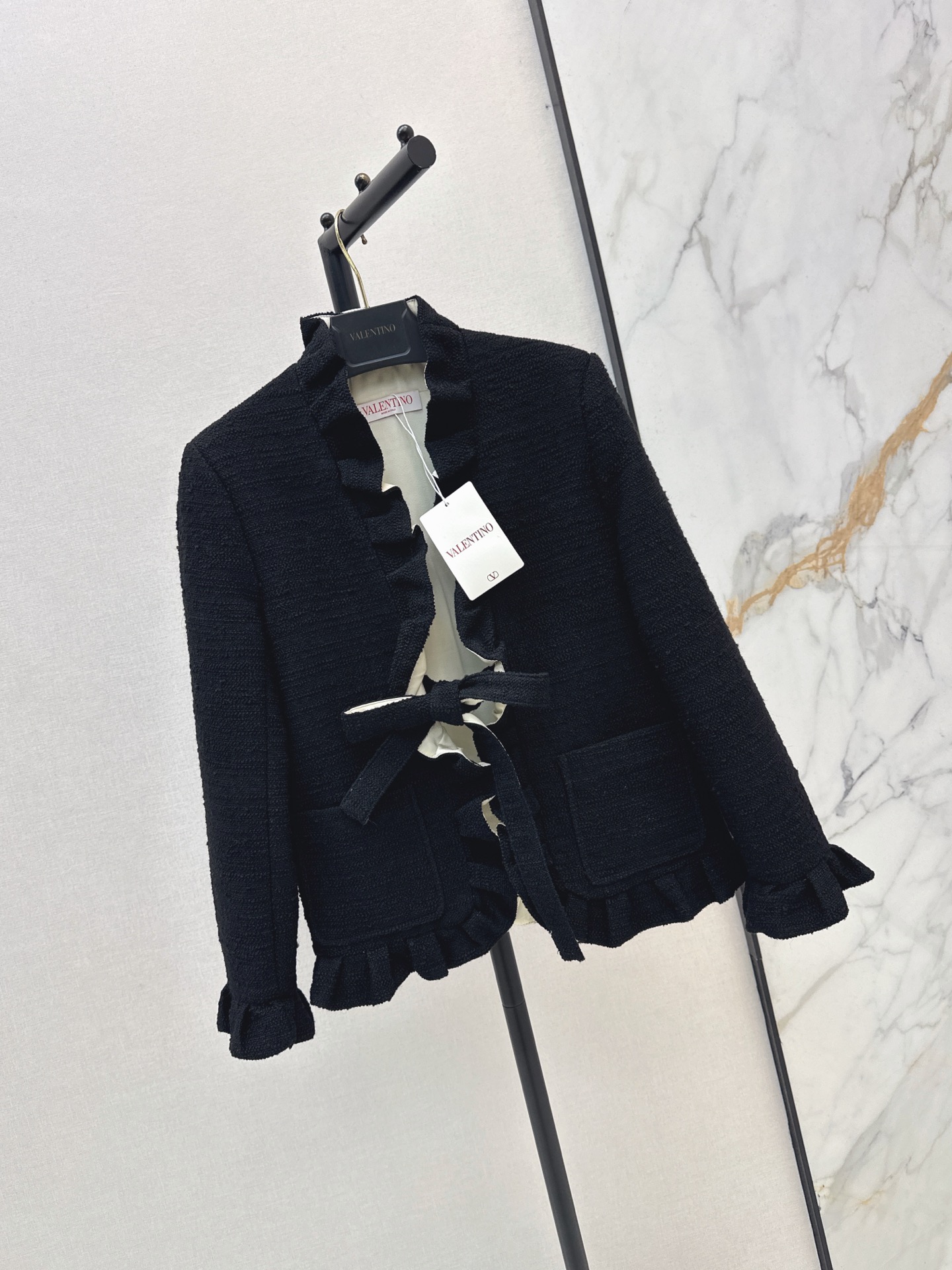 Valen 26fw ruffle jacket
