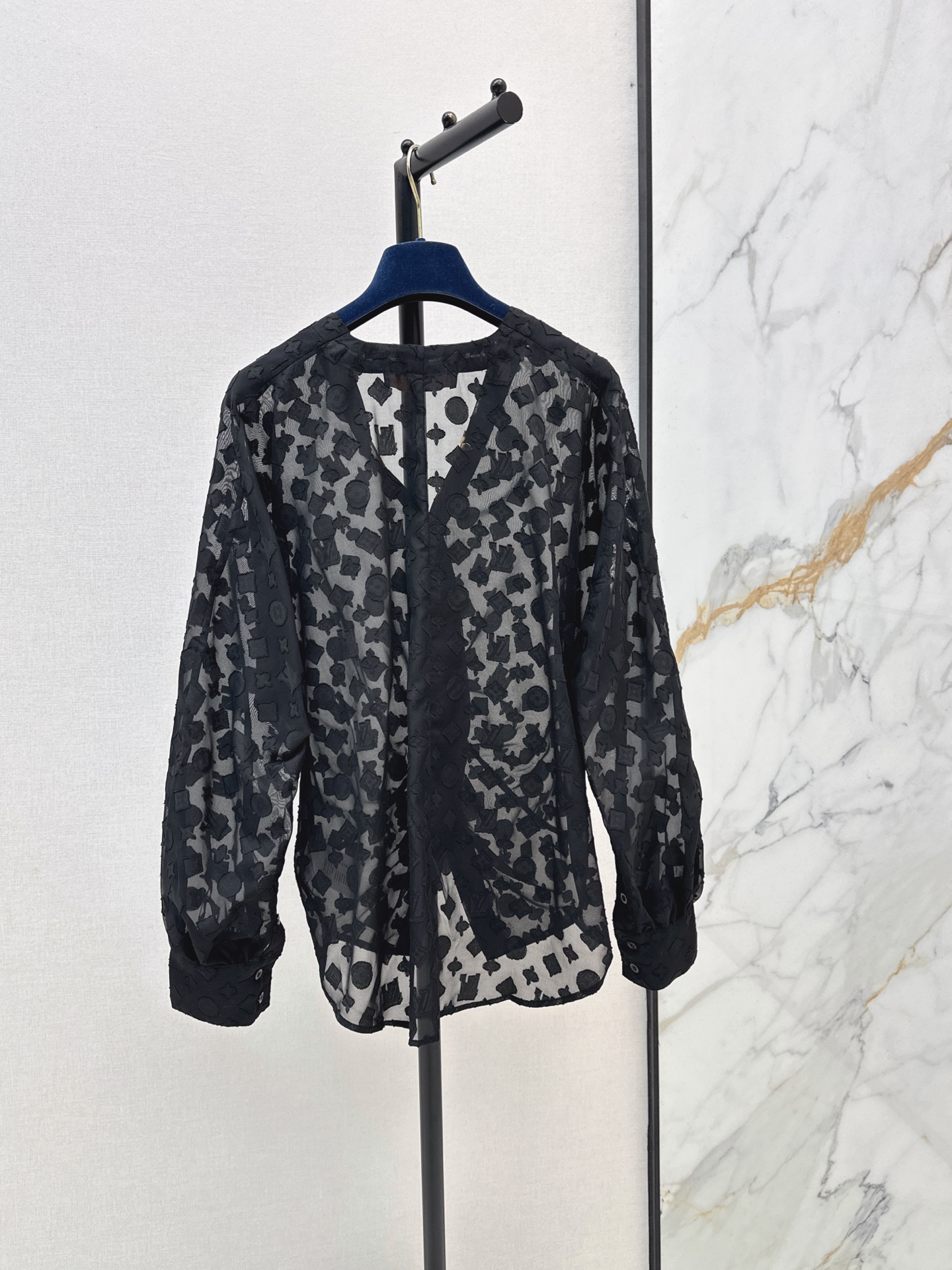 Loui 26ss v-neck shirt