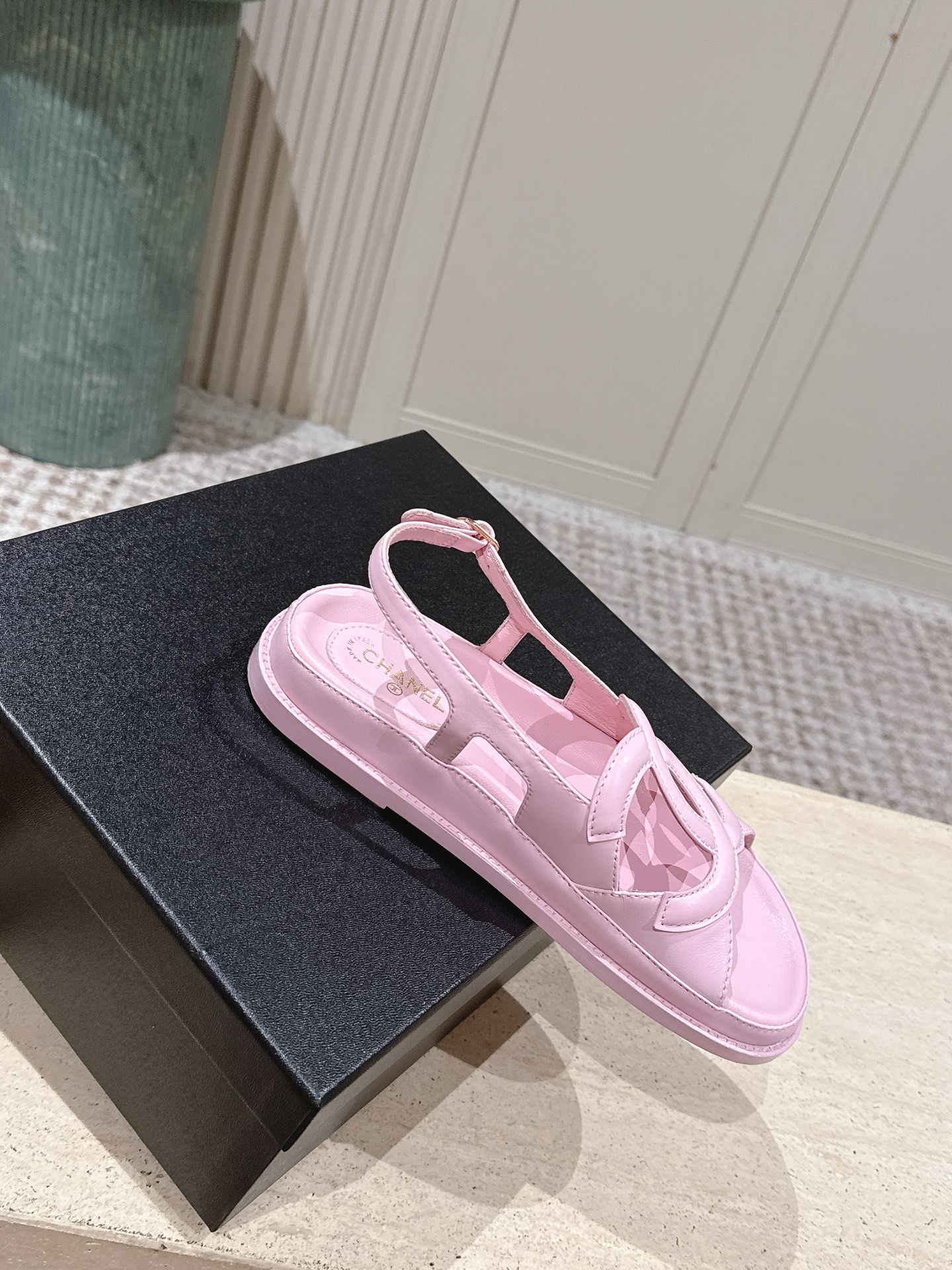 Chan 26fw sandals
