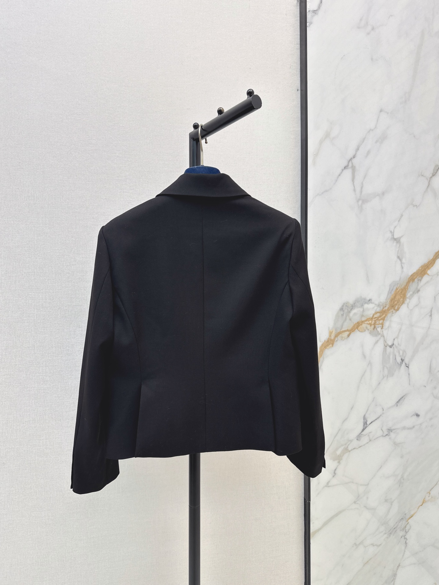 Loui 26fw cropped blazer