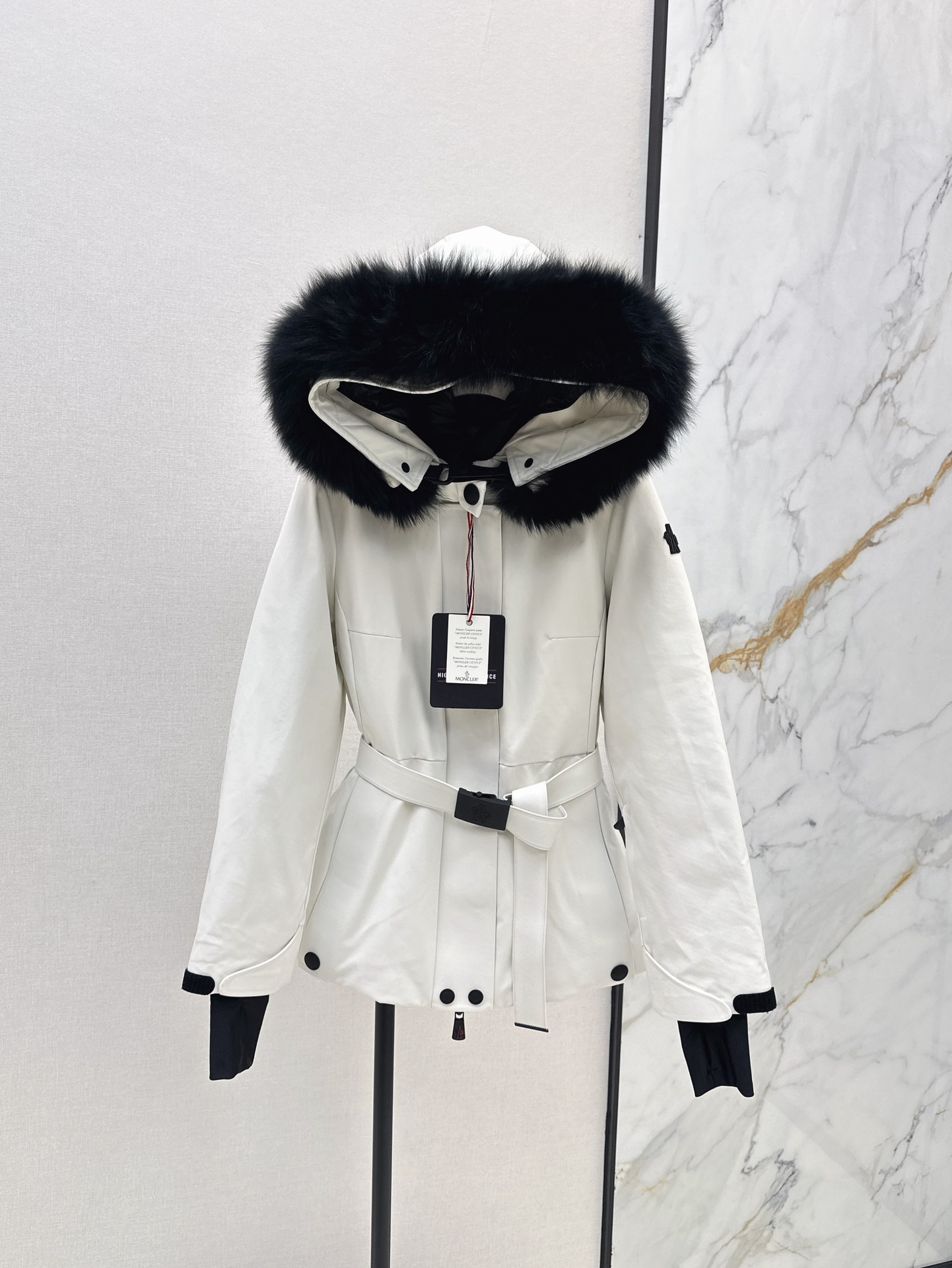 Monc 26fw belted hooded ski down jacket