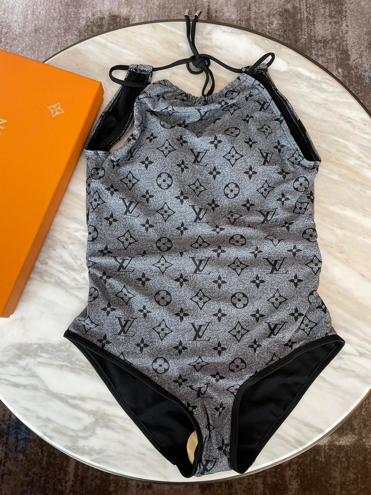 L swimsuit
