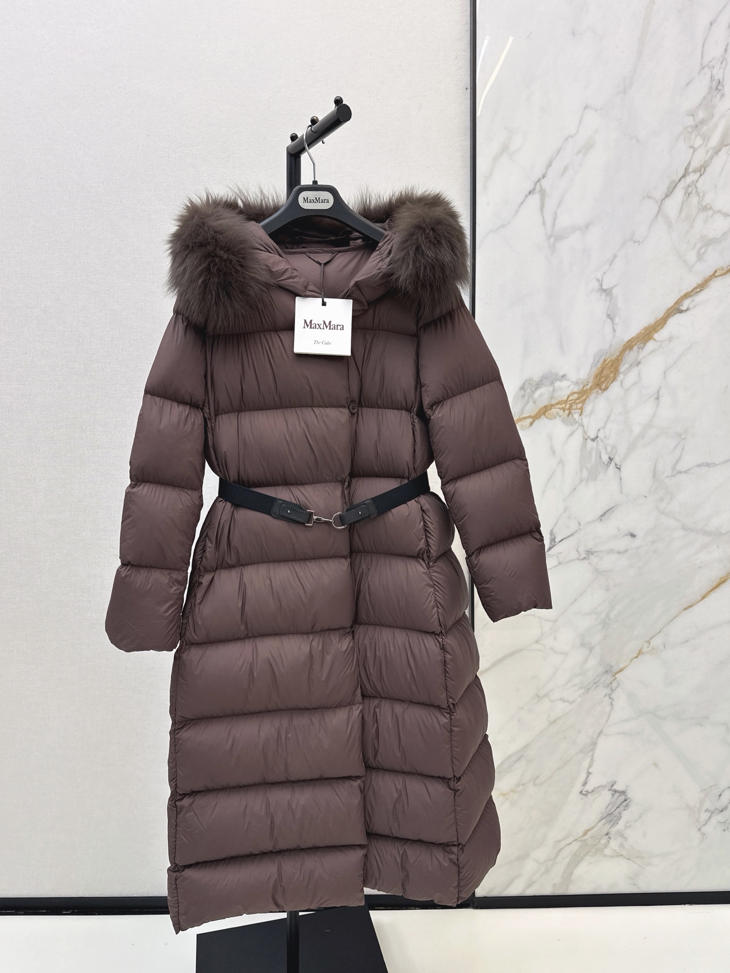 Max 26fw belted hooded down jacket