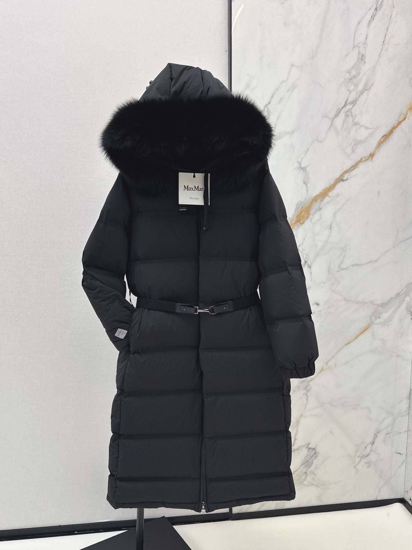 Max 26fw long belted hooded down jacket