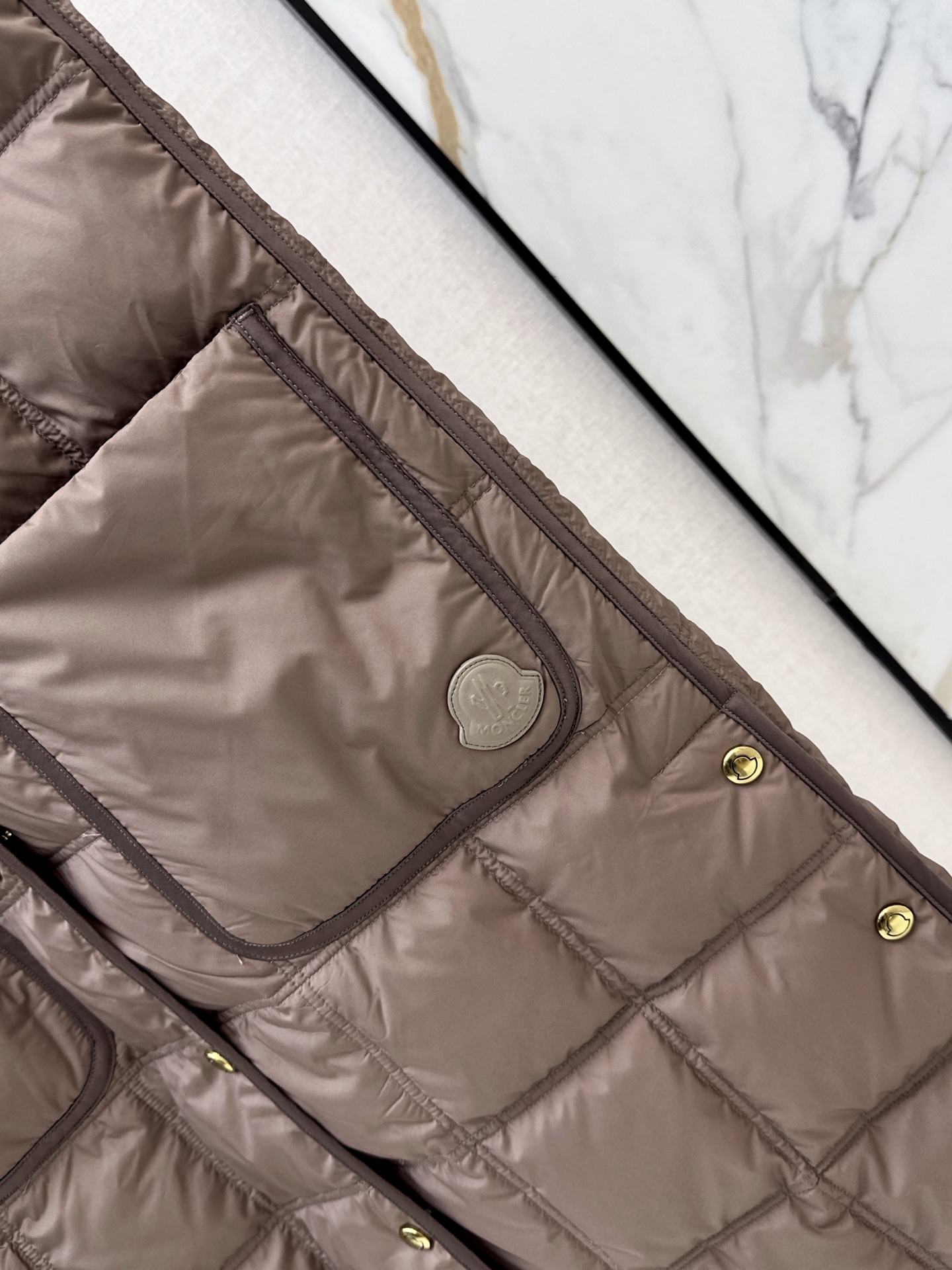 Monc 26fw long down vest