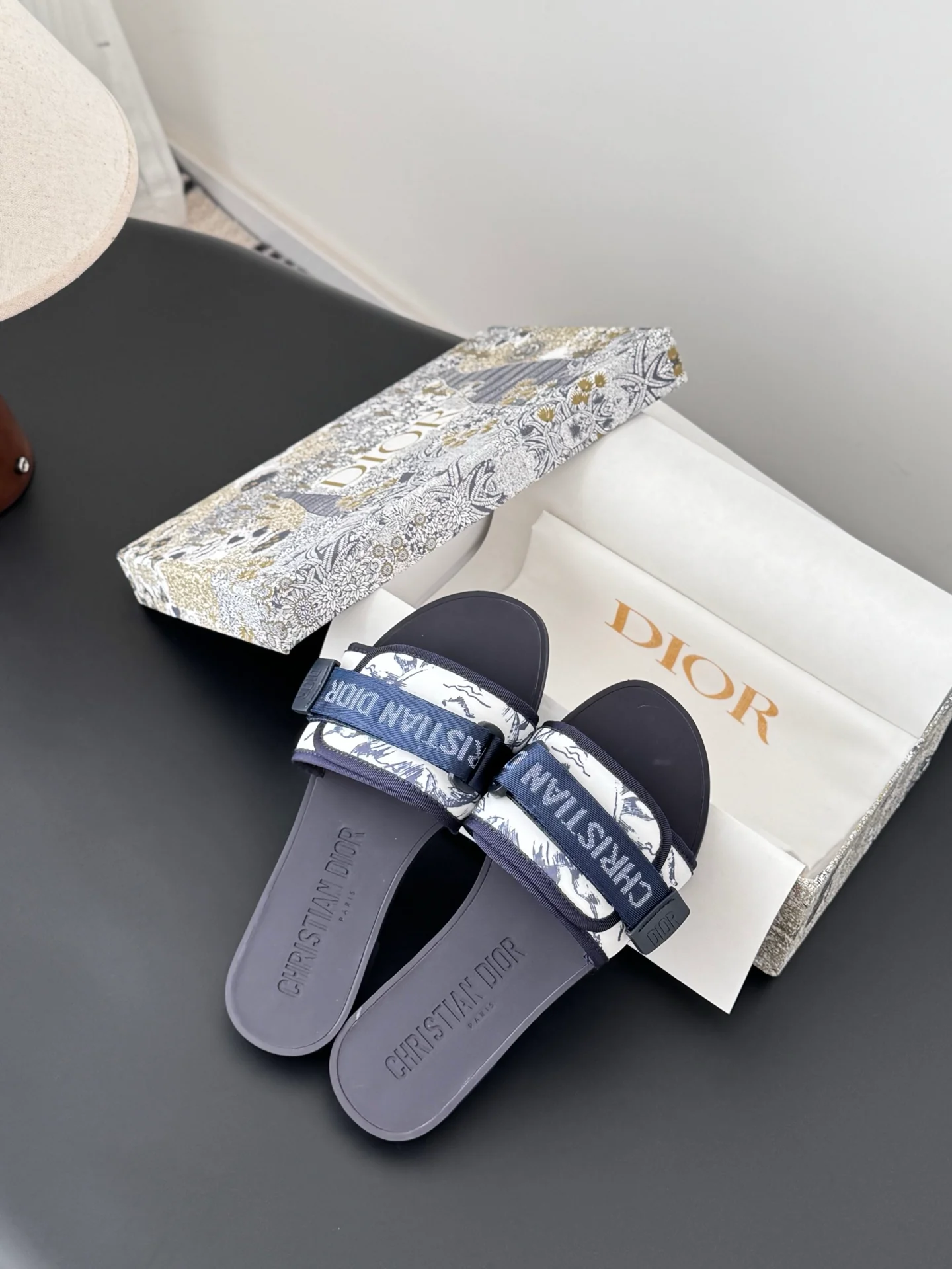 CD 25fw sandals