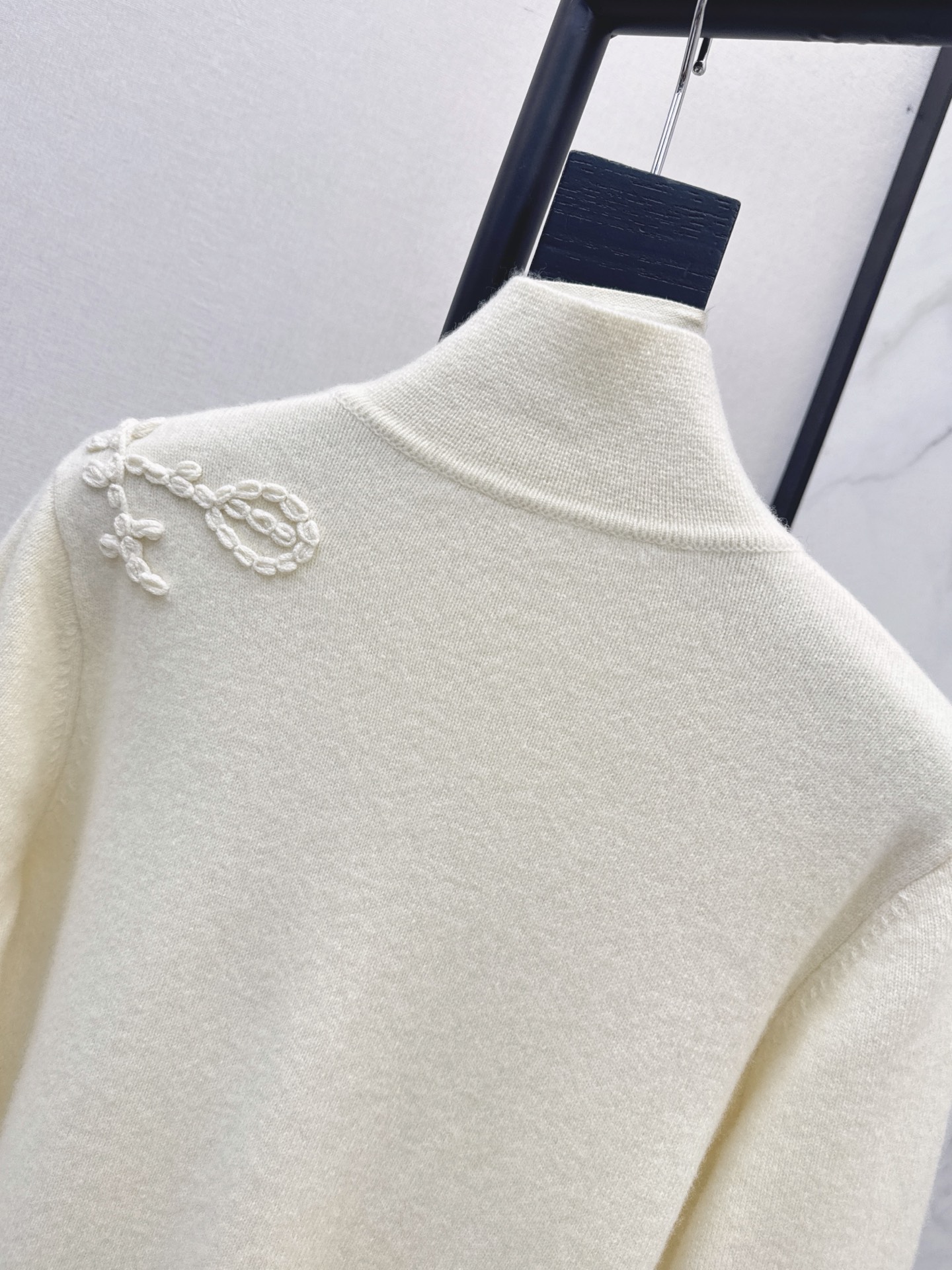 Brun 26fw embroidery zipper cardigan