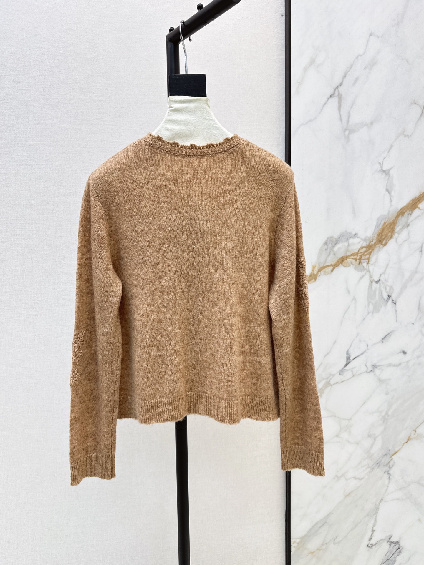 ES 26fw embroidery knit cardigan