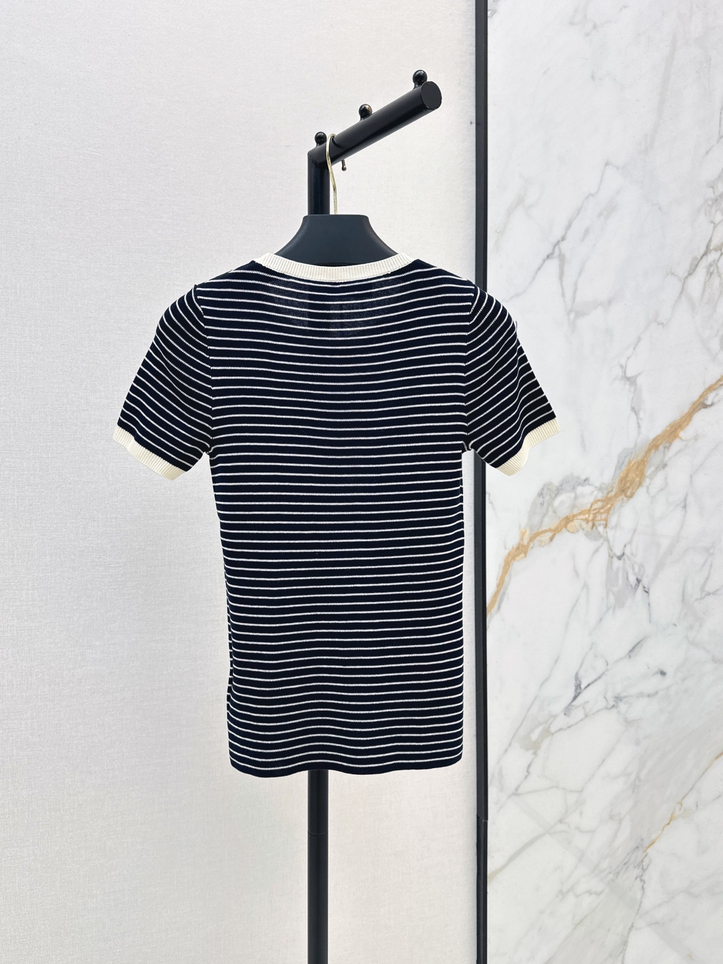 Valen 26fw stripe knitwear