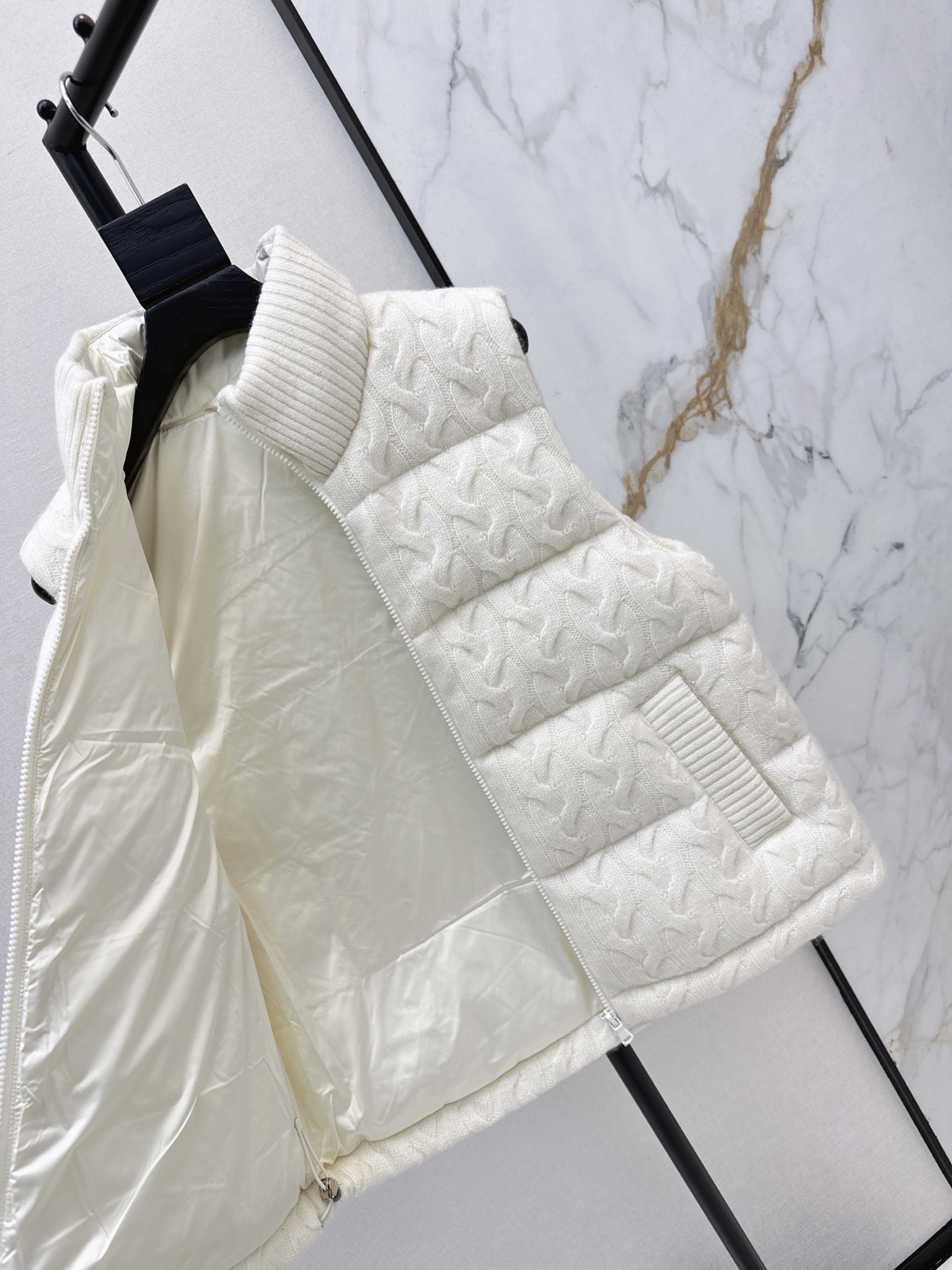 Brun 26fw knit contract down vest