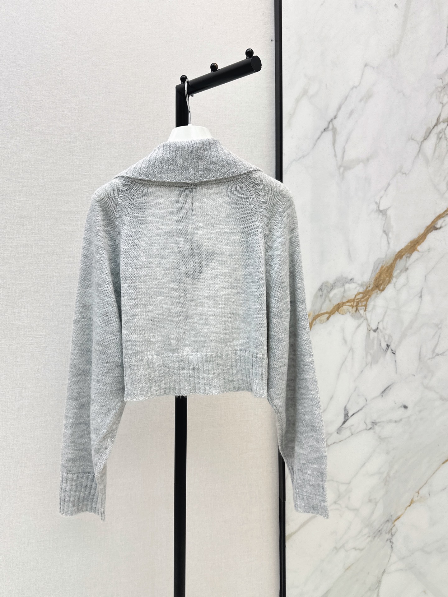 Loe 26fw cropped knit cardigan