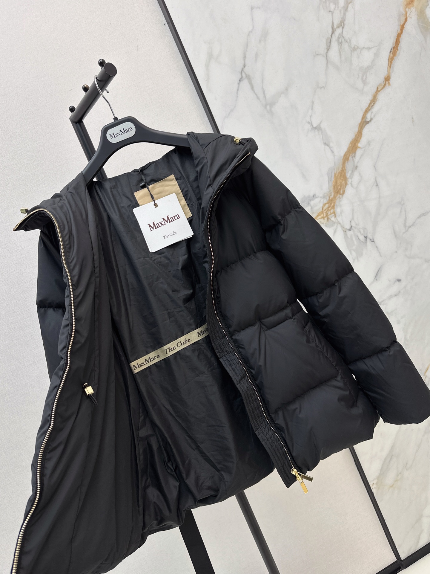 Max 26fw hooded down jacket