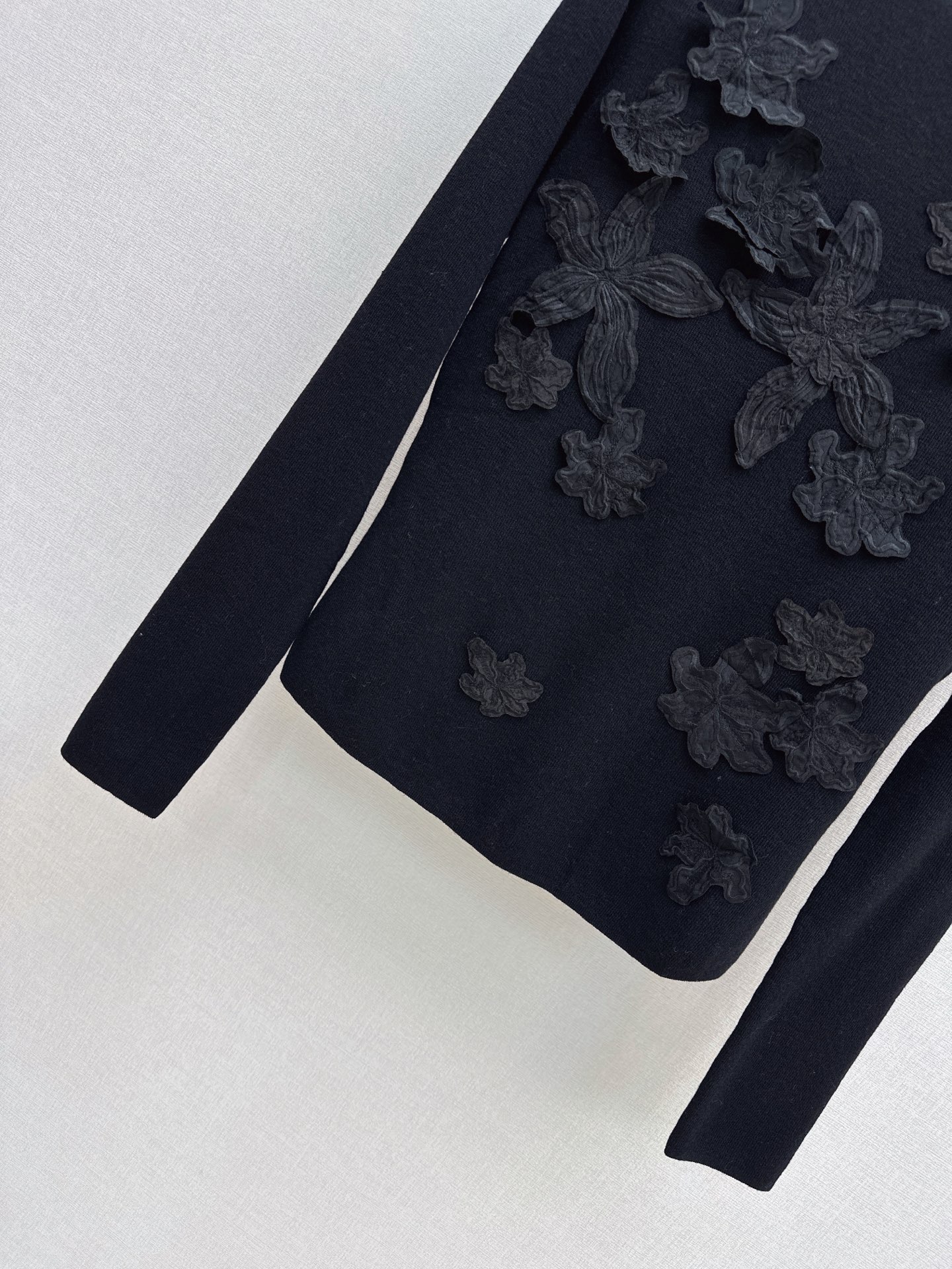 ES 26fw lace embroidery knit sweater
