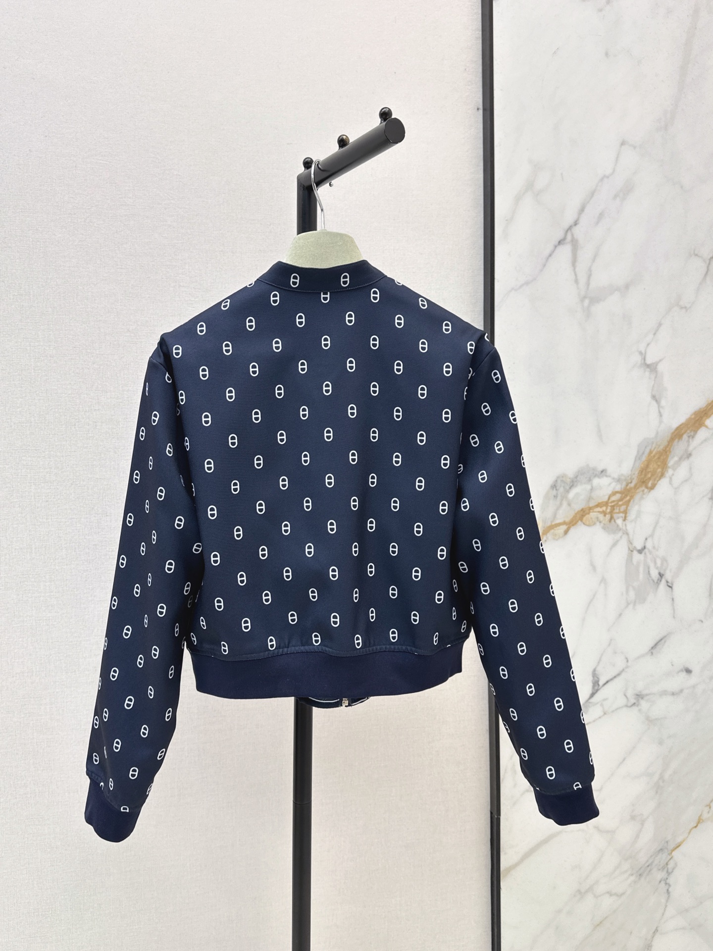 Her 26fw reversible print jacket