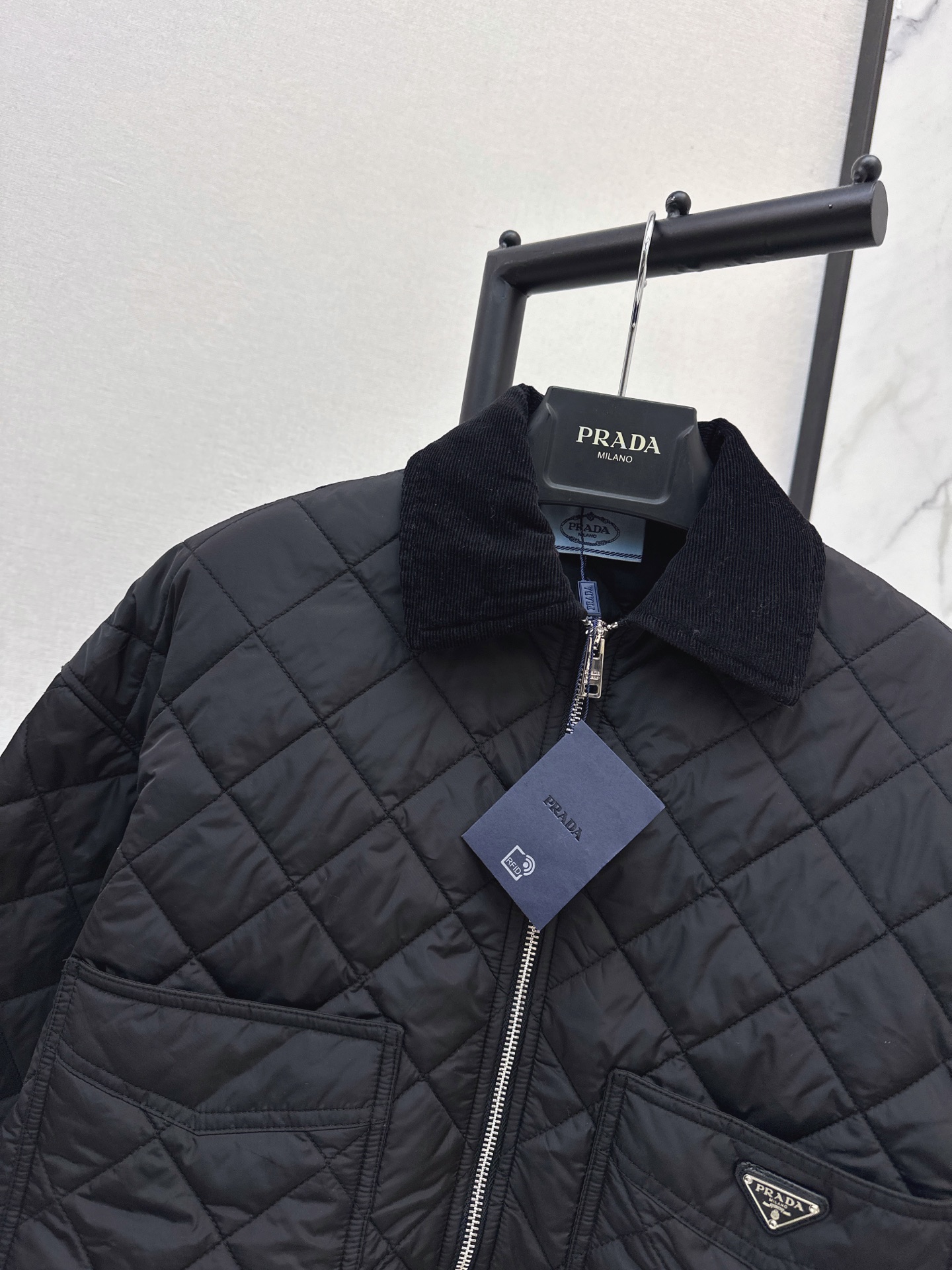 Pra 26fw cropped padded jacket
