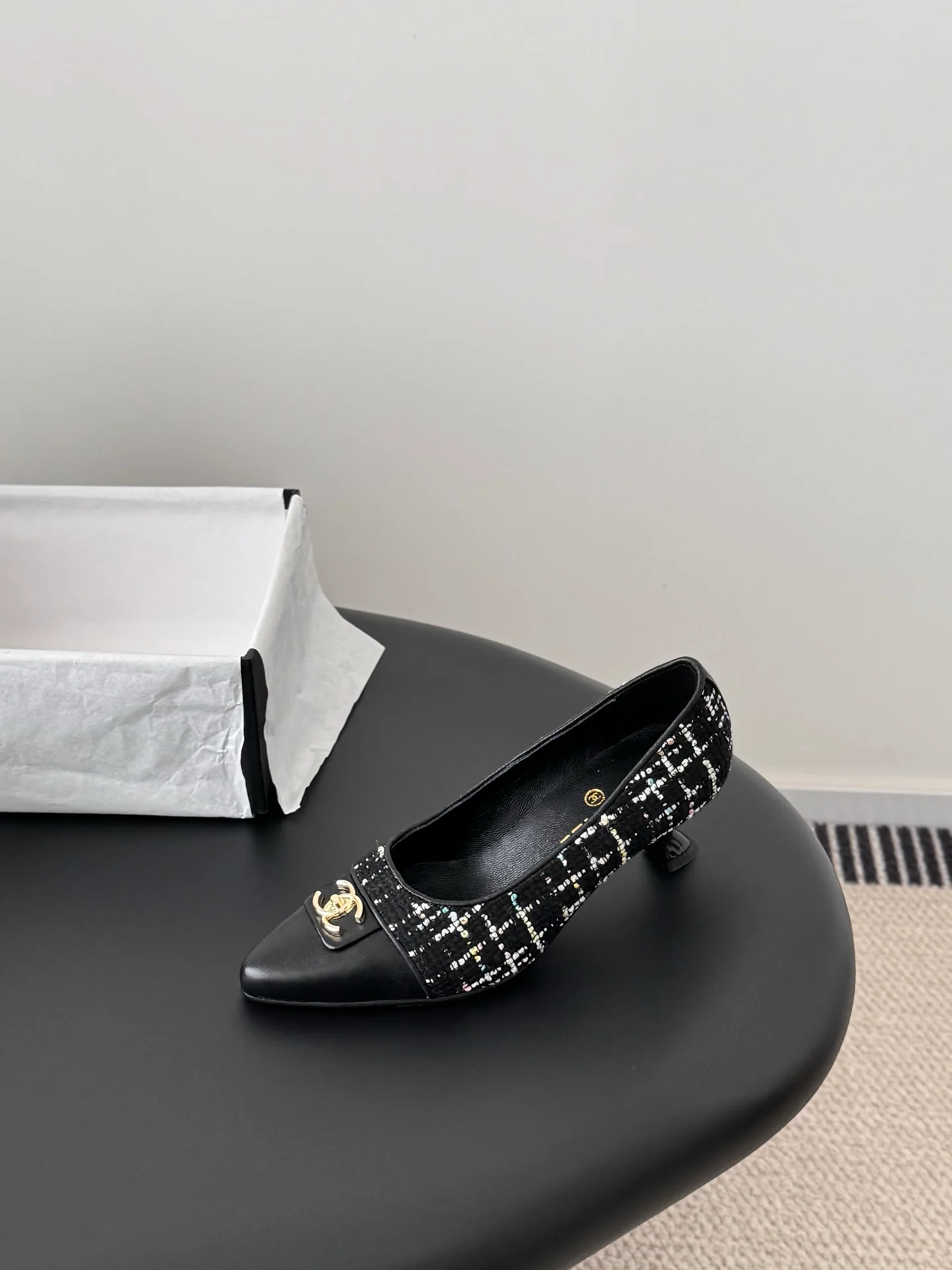 Chan 26ss kitten heel