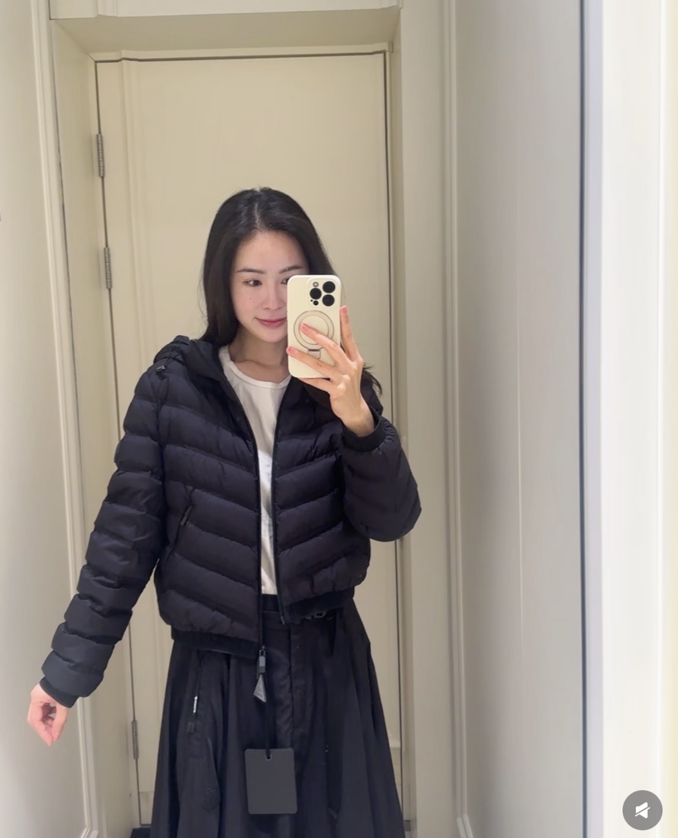 Monc 26fw cropped hooded down jacket