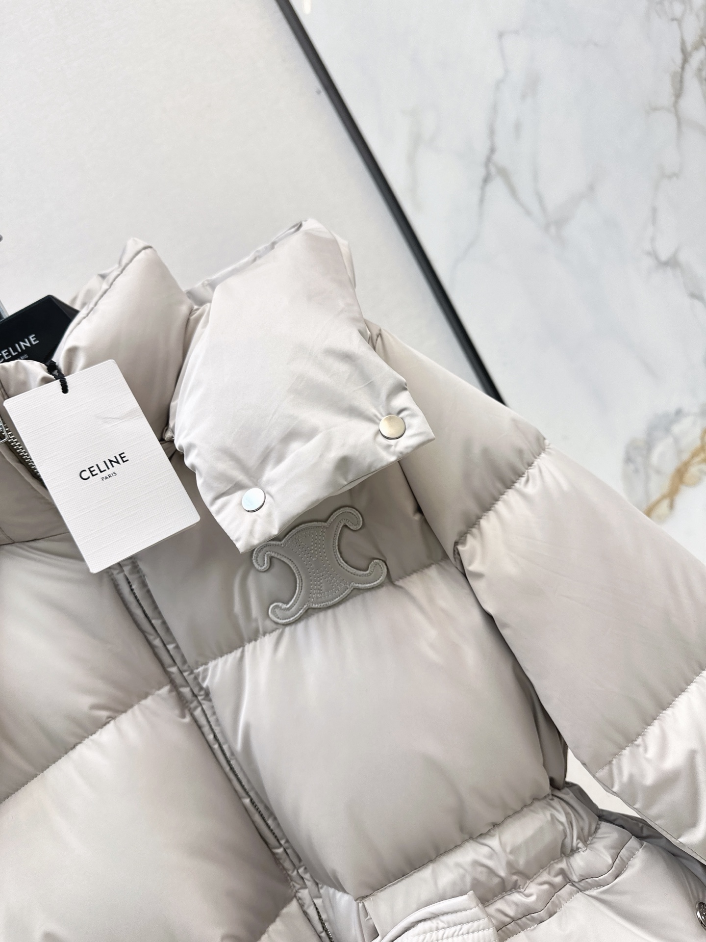 Celi 26fw hooded belted down jacket
