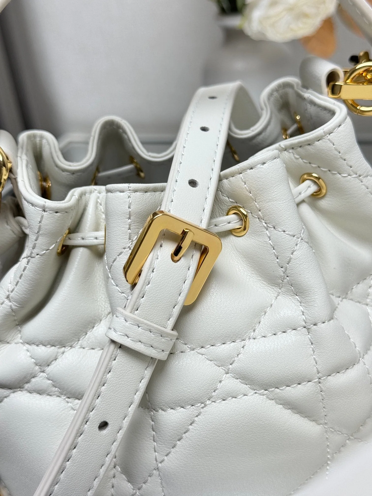 D Small Jolie Bucket Bag