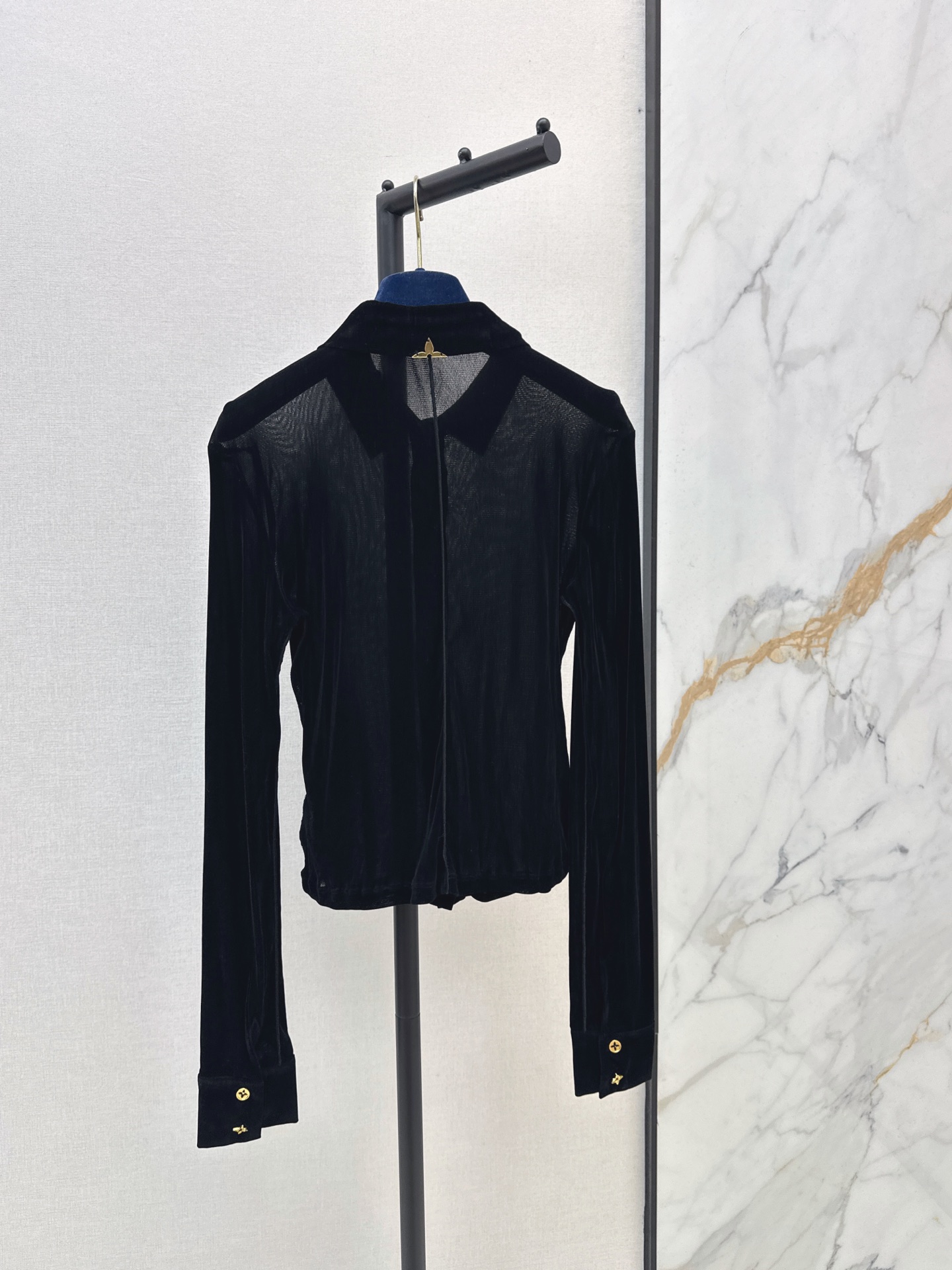 Loui 26fw velvet slim-fit top
