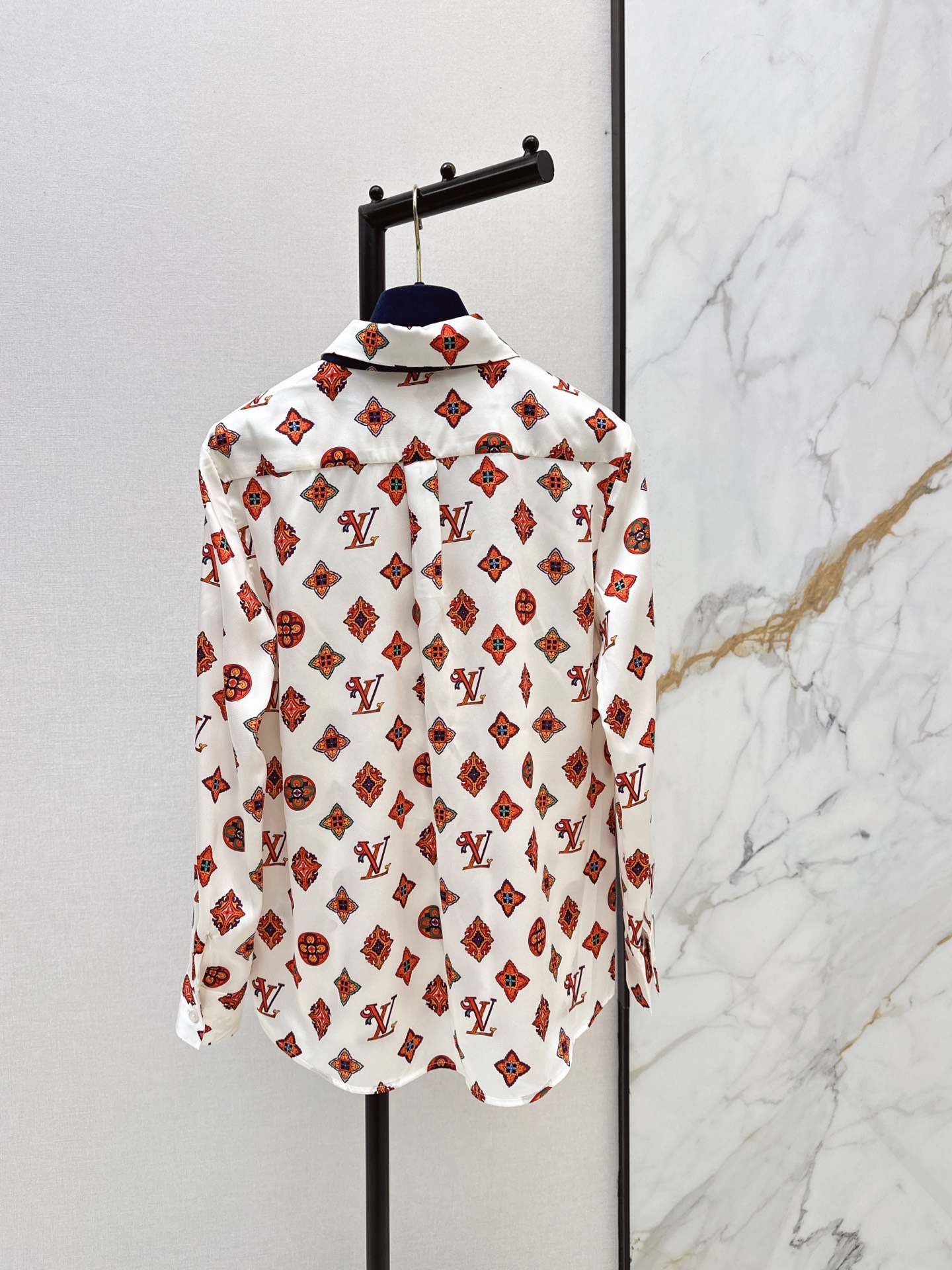 Loui 26fw print ribbon shirt